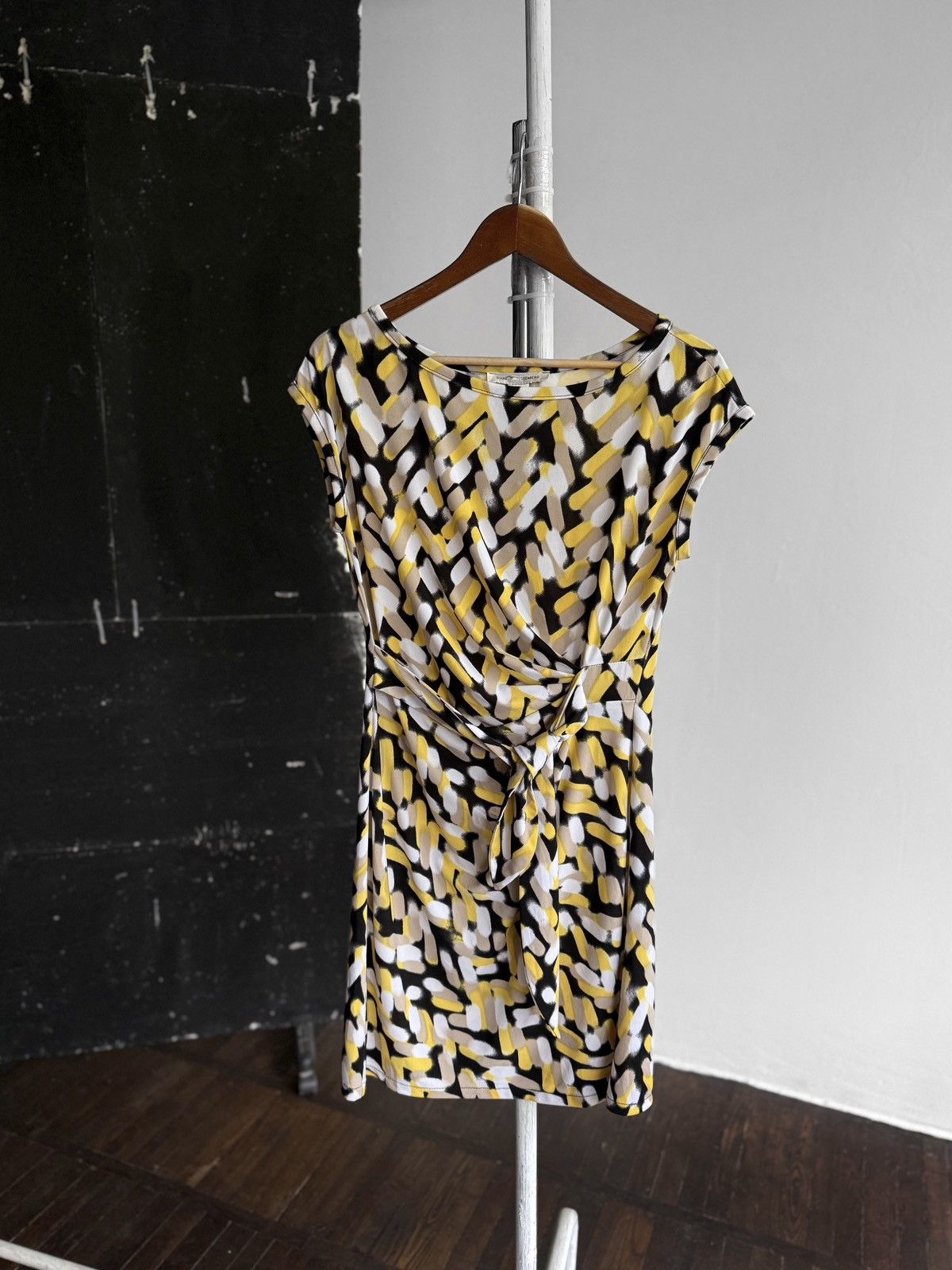 Designer × Diane von Furstenberg Diane Von Furstenberg Vintage 00s Silk Jersey Short Dress Size M / US 6-8 / IT 42-44 - 1 Thumbnail