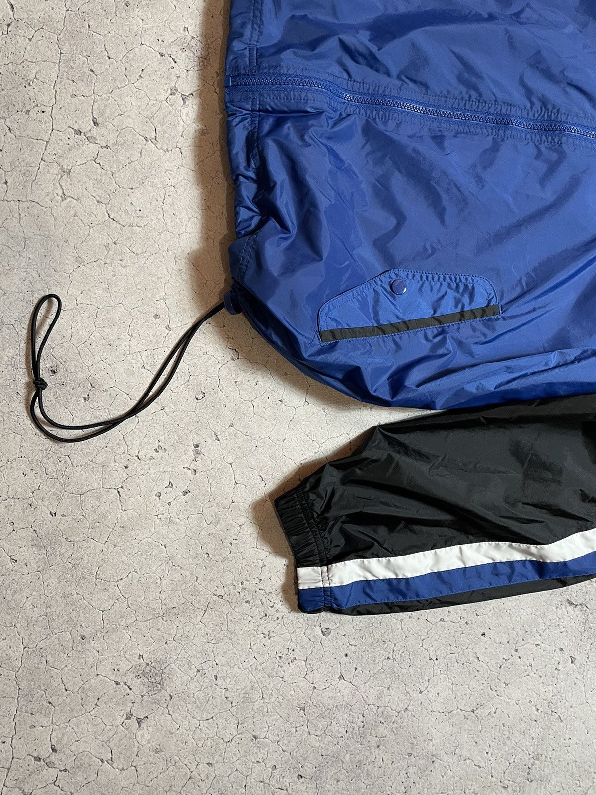 Nike Vintage 90s Nike Big Swoosh Retro Y2K Nylon Jacket Size US XL / EU 56 / 4 - 4 Thumbnail
