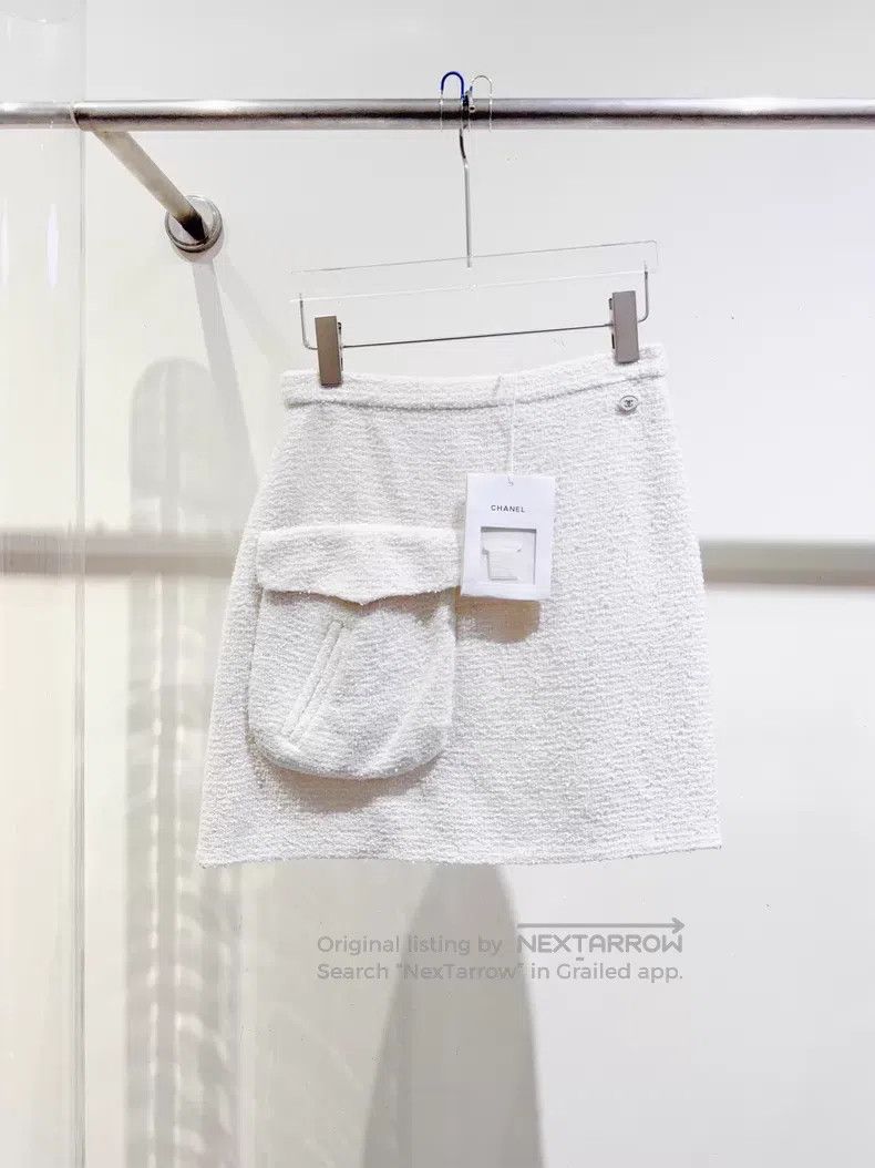 Chanel Chanel 20C Station Series White Skirt Size 24" / US 00 / IT 34 - 1 Thumbnail