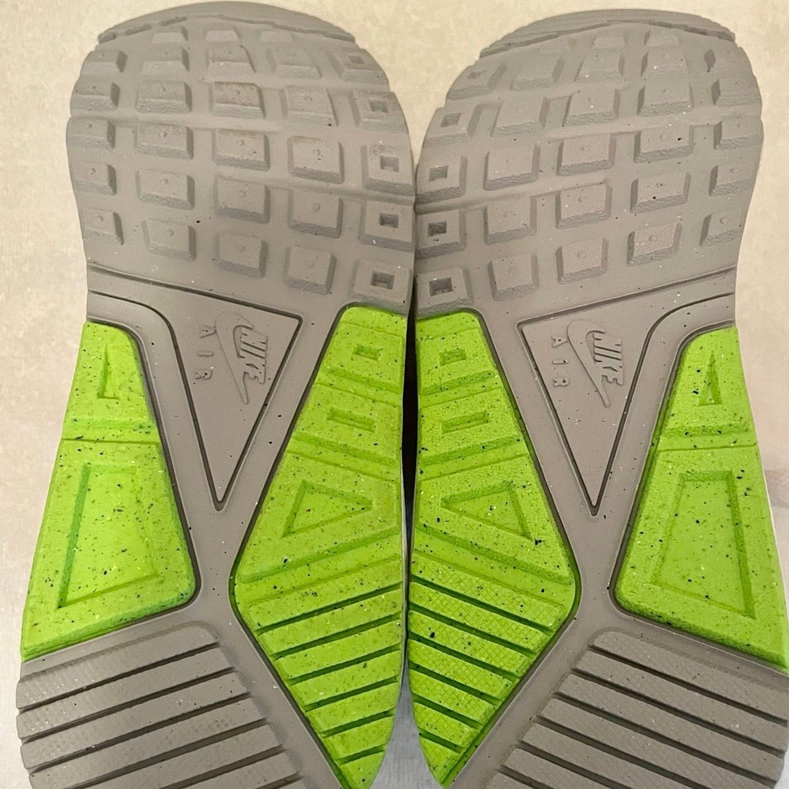 Nike Nike Air Max Sneaker - Women’s Size 7.5 Size US 7.5 / IT 37.5 - 6 Thumbnail