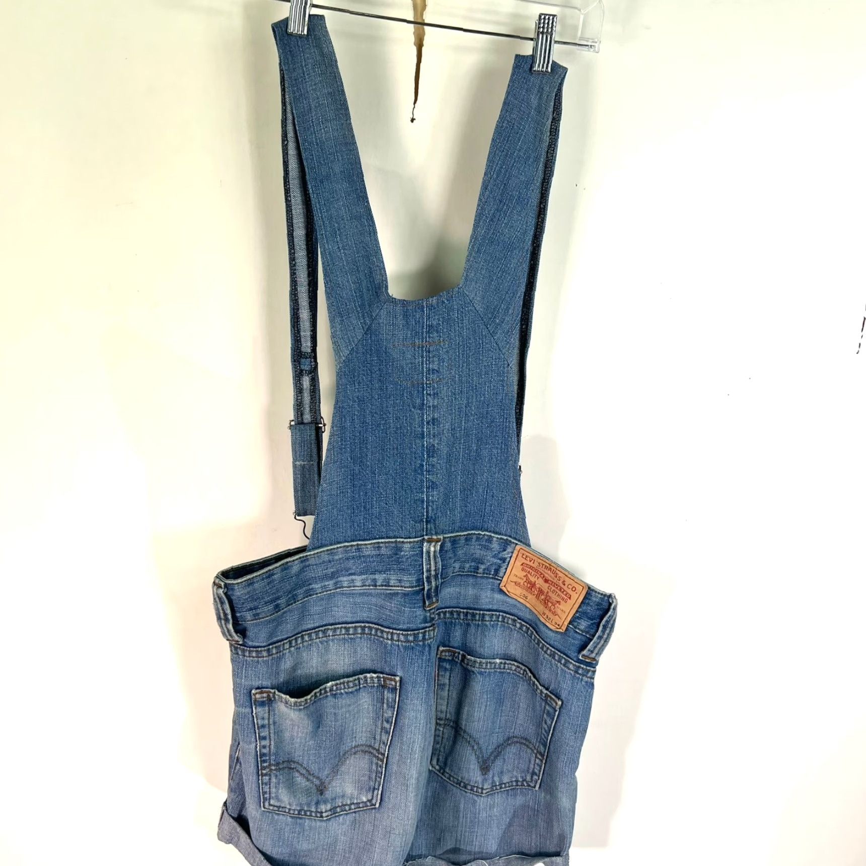 Levi's VINTAGE Levi's 506 Bib Shorts Women's Size 32 Blue Denim 80s 90s Festival Bohemian Designer Made in France Women Vintage-style Bib Short Size 24" / US 00 / IT 34 - 7 Thumbnail