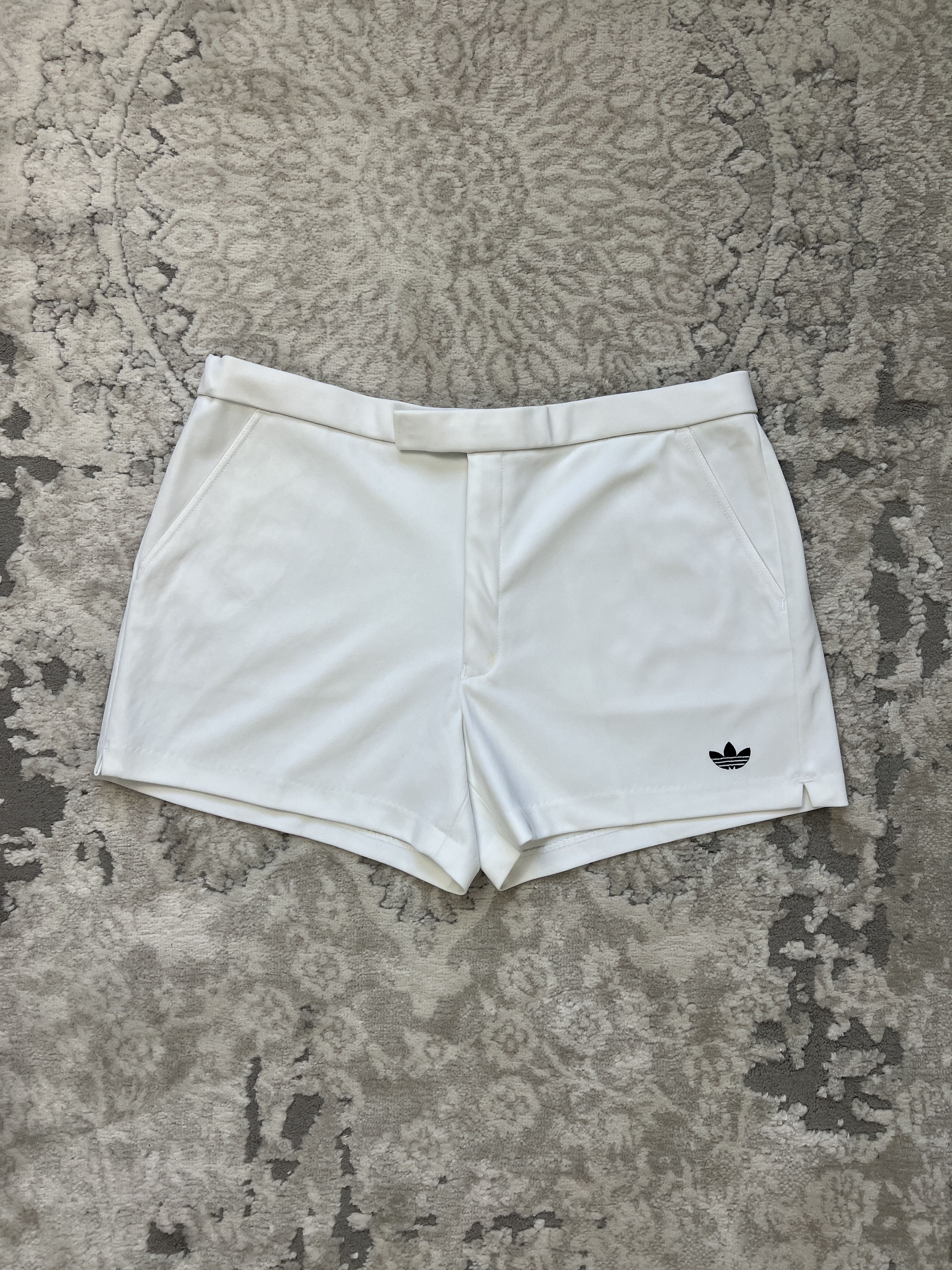 Adidas Vintage Adidas Trefoil White Tennis Sport Shorts Hong Kong Size US 38 / EU 54 - 1 Thumbnail