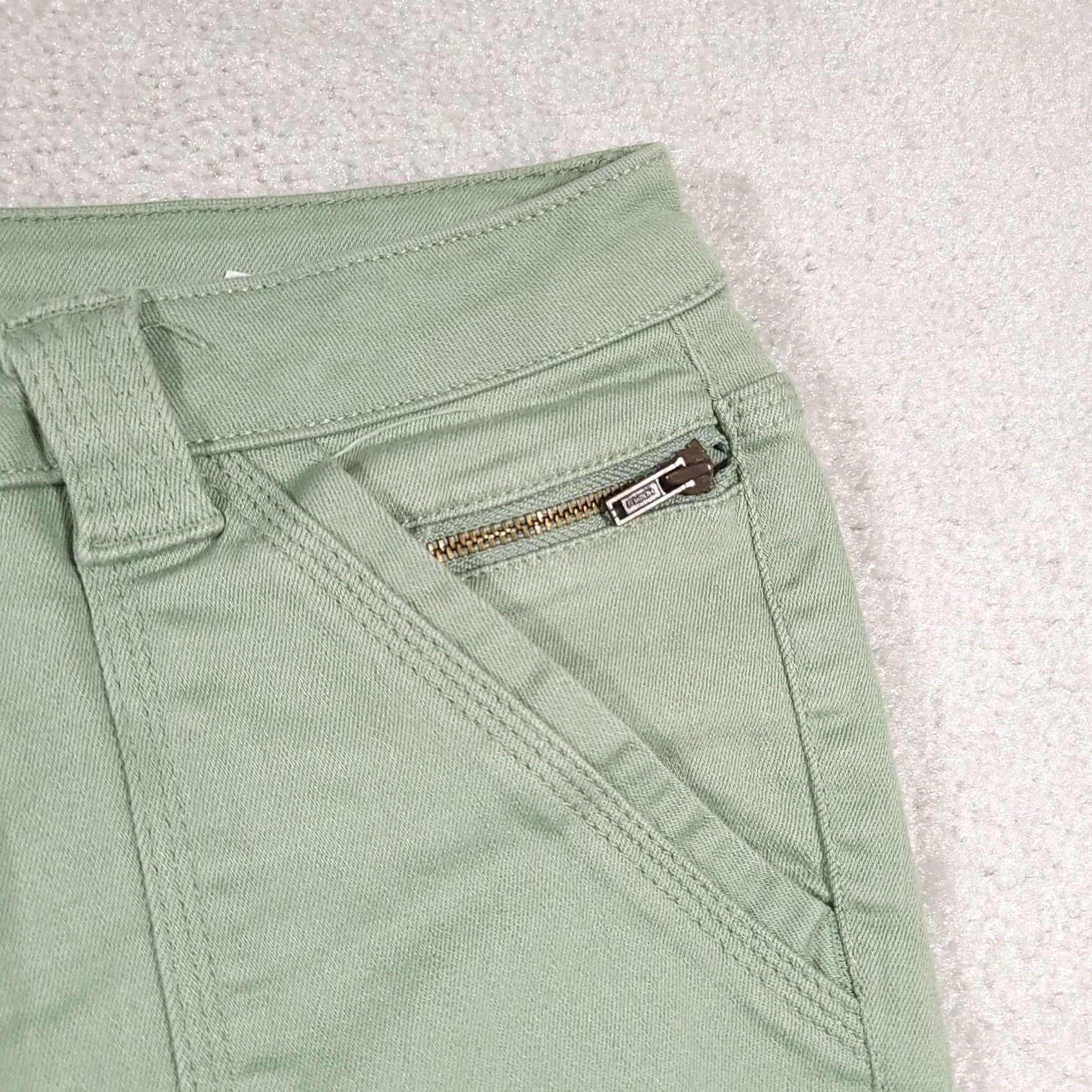 Vintage VINTAGE Isaac Mizrahi Live! Denim Pull On Ankle Pants Women's 4P Petite Green Mid-Rise 25 in Inseam Pockets Slim Straight Casual Size 28" / US 6 / IT 42 - 4 Thumbnail