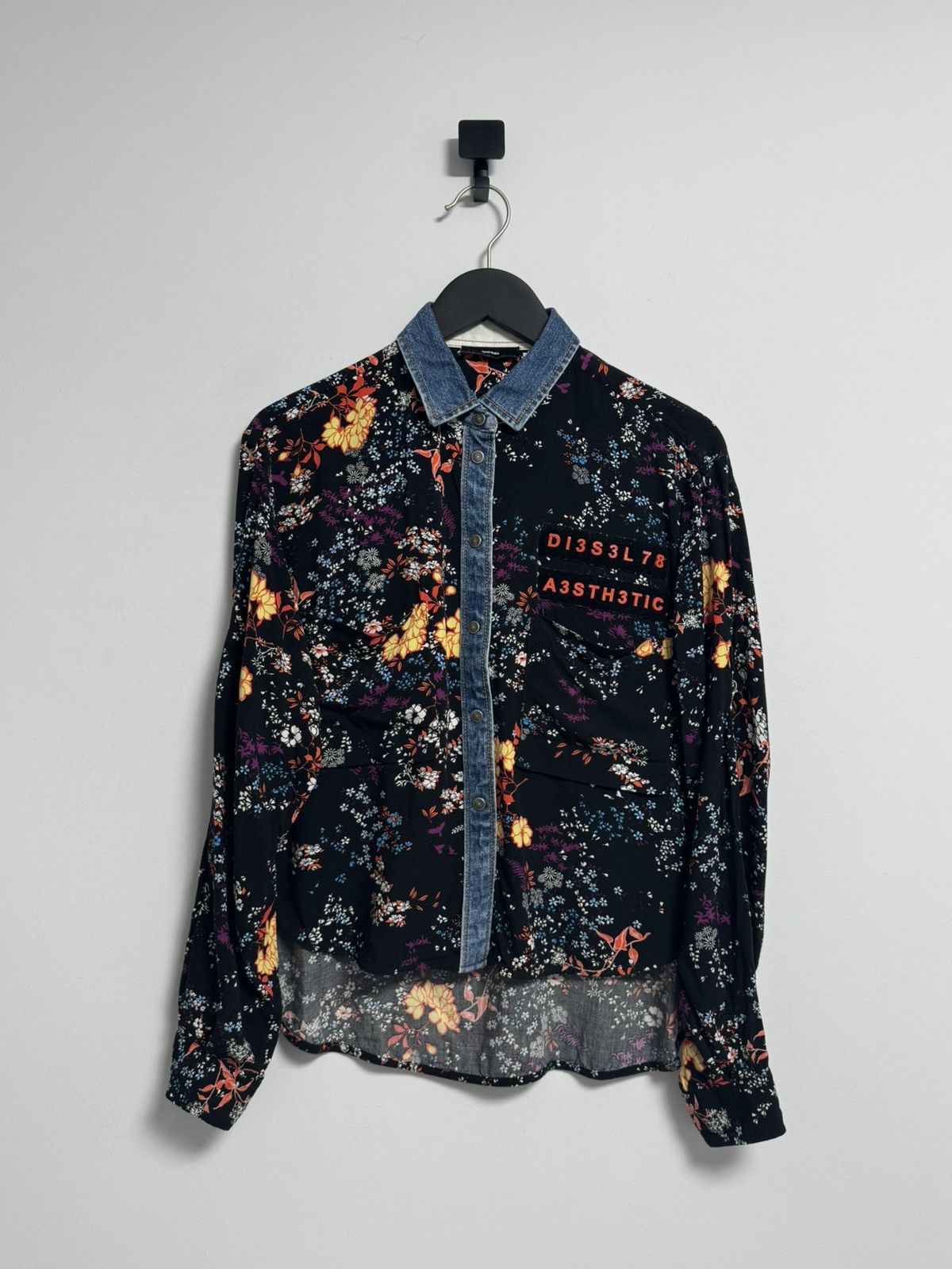 Designer × Diesel 🔥Diesel Vintage Y2K style hype Button Up Women’s Size S / US 4 / IT 40 - 1 Thumbnail