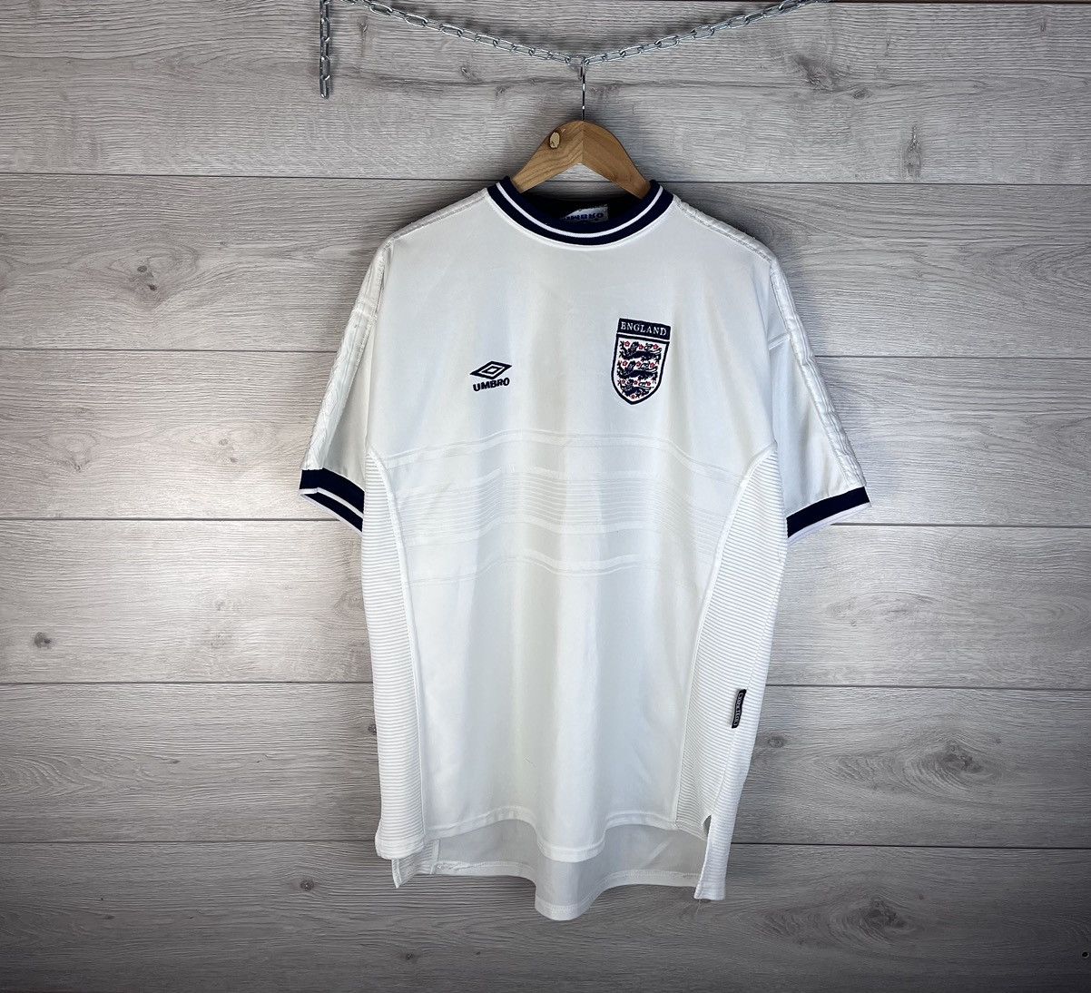Umbro Vintage men’s soccer t-shirt Umbro England size L UEFА Size US L / EU 52-54 / 3 - 1 Thumbnail