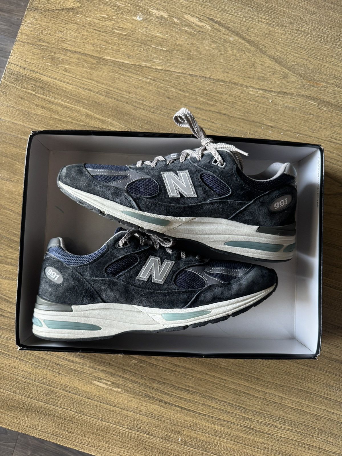 New Balance New Balance 991 v2 Navy Sz 10.5 Size US 10.5 / EU 43-44 - 1 Thumbnail