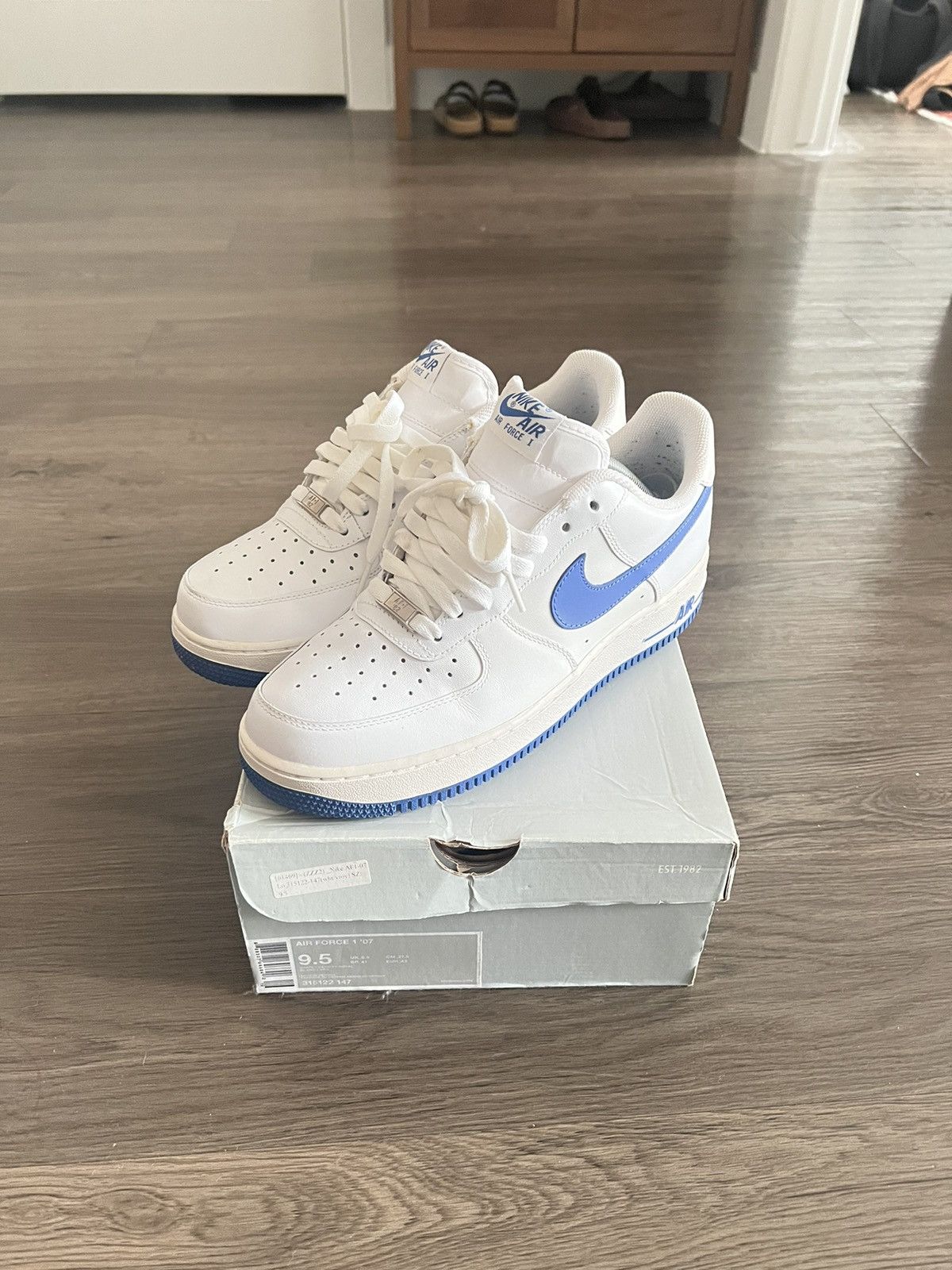 Nike Nike Air Force 1 ‘07 White / Royal Size 9.5 Size US 9.5 / EU 42-43 - 1 Thumbnail