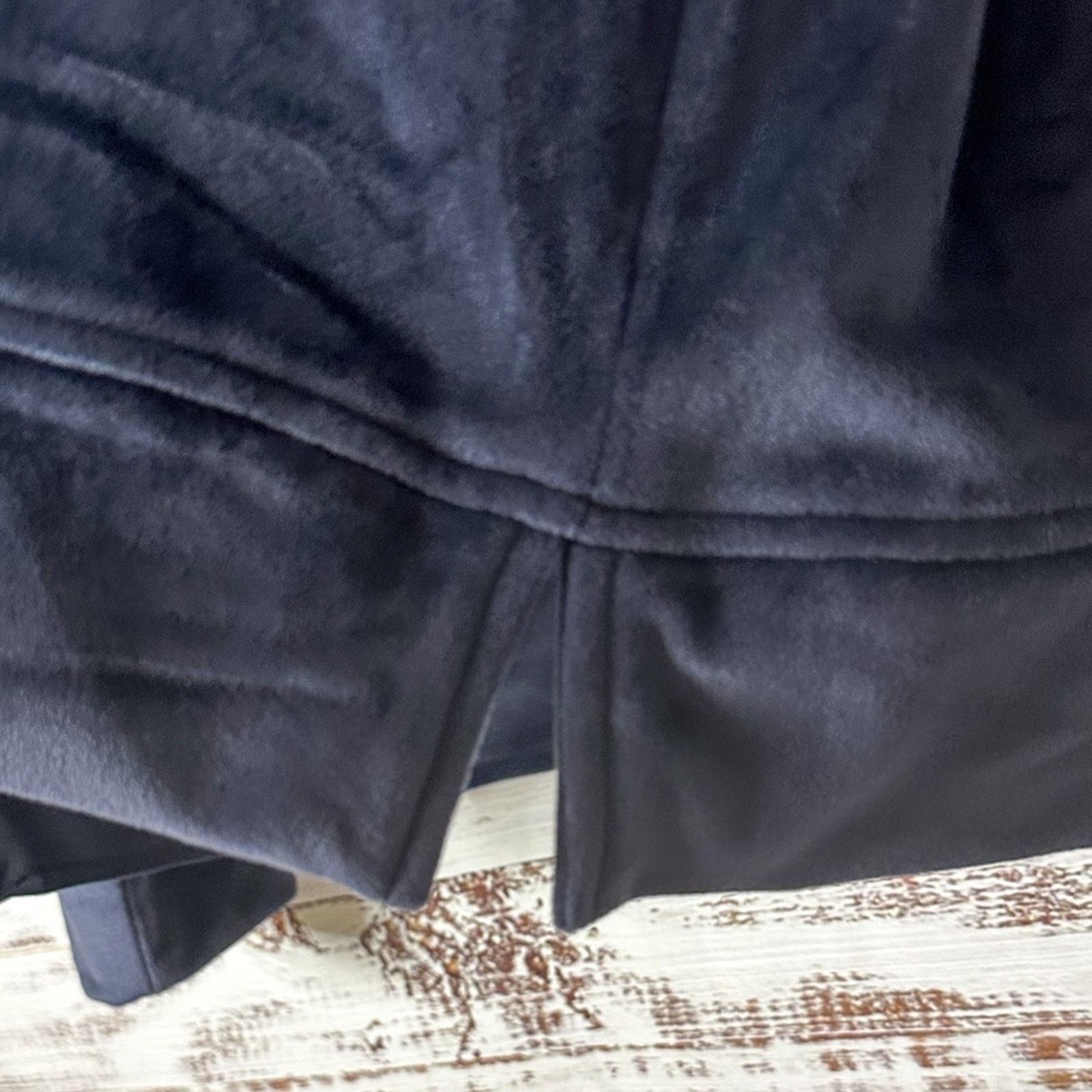 Croft & Barrow Croft & Barrow Gray Velour Top, NWOT, Size Medium Size M / US 6-8 / IT 42-44 - 11 Thumbnail