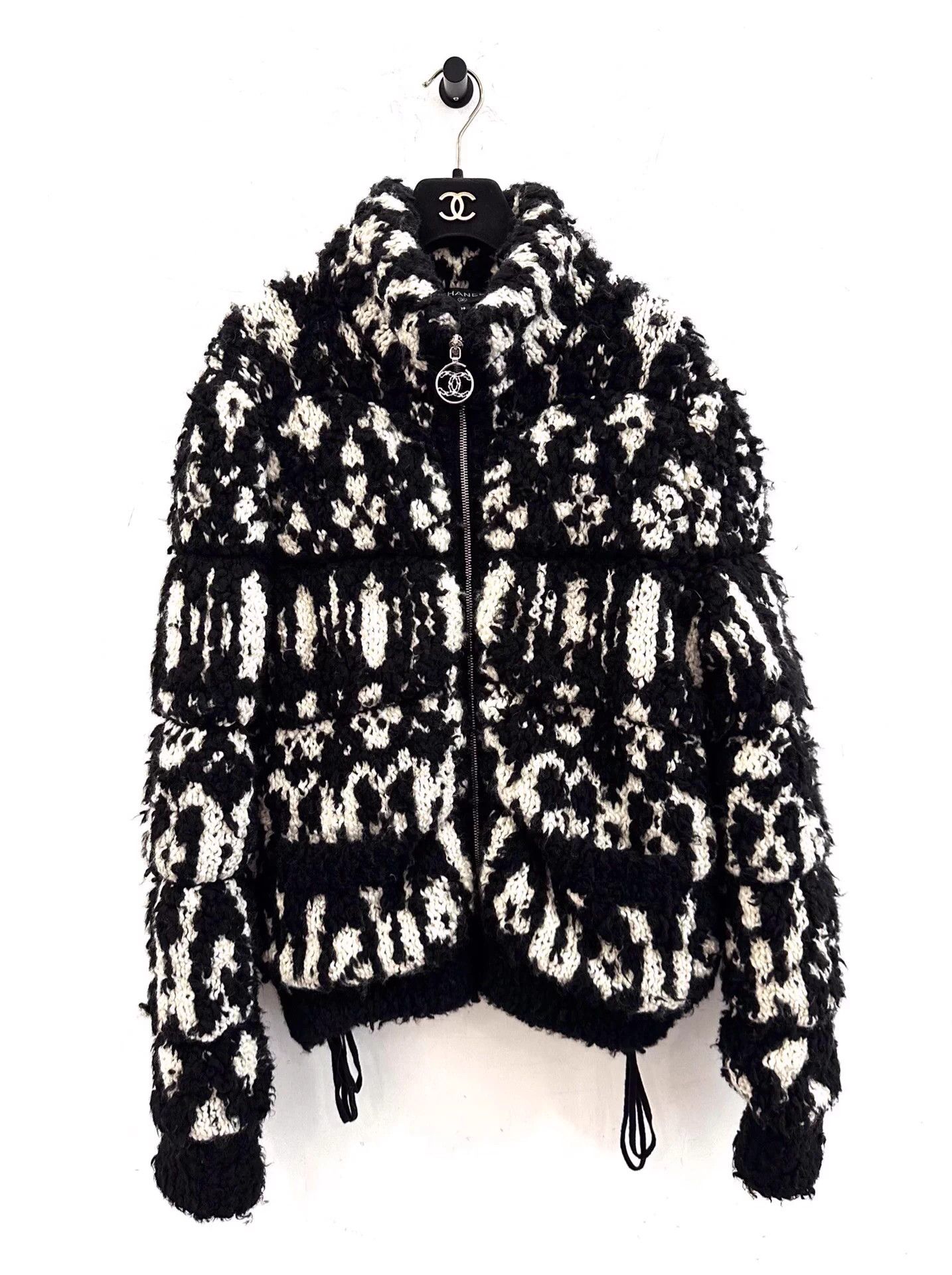 Chanel Chanel women's all over tassel logo down coat Size XS / US 0-2 / IT 36-38 - 1 Thumbnail