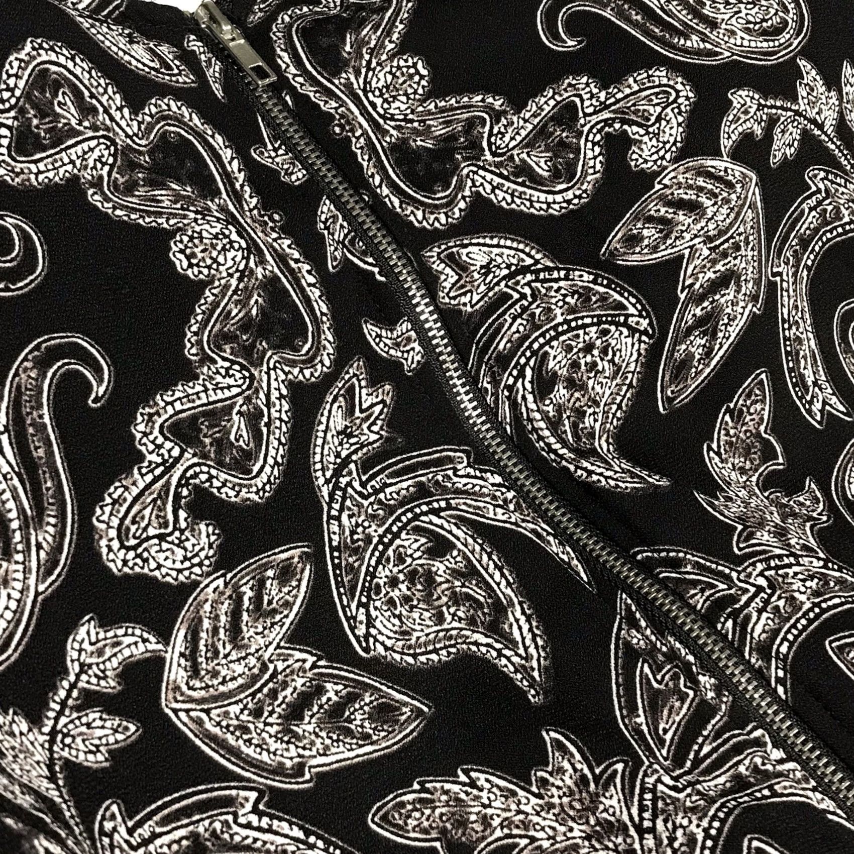 Vintage VINTAGE Daytrip Buckle Women Black Ivory Floral Paisley Print Zip Kimono Jacket L Size L / US 10 / IT 46 - 3 Thumbnail