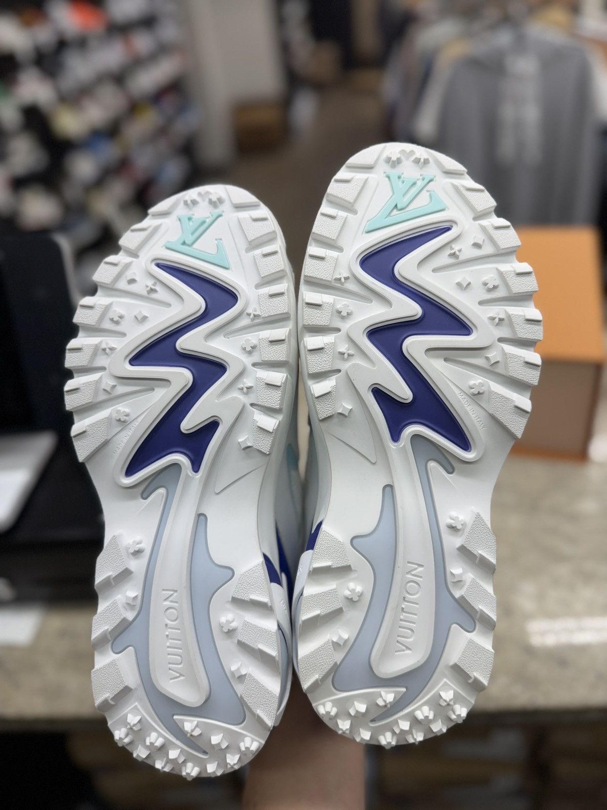 Louis Vuitton Louis Vuitton Blue/White Tactic Runners Size US 9 / EU 42 - 5 Thumbnail