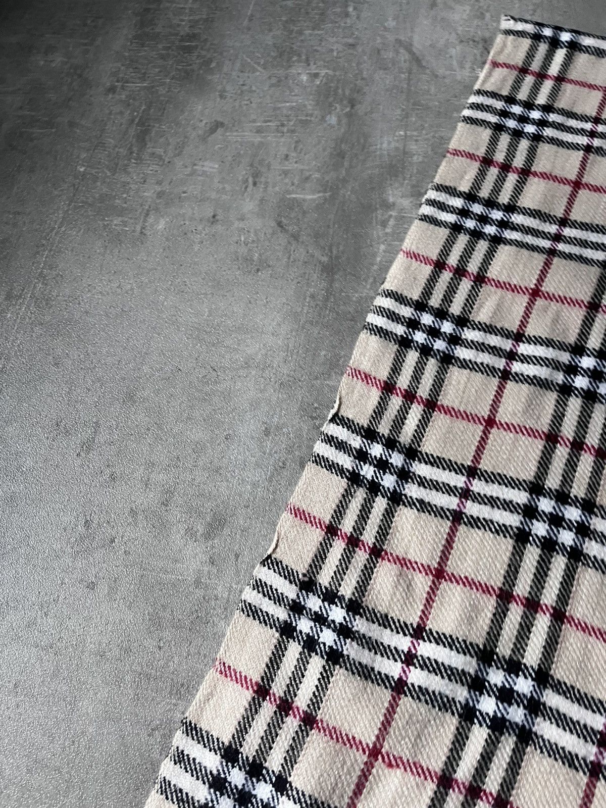 Burberry Burberrys vintage check beige scarf Size ONE SIZE - 7 Thumbnail