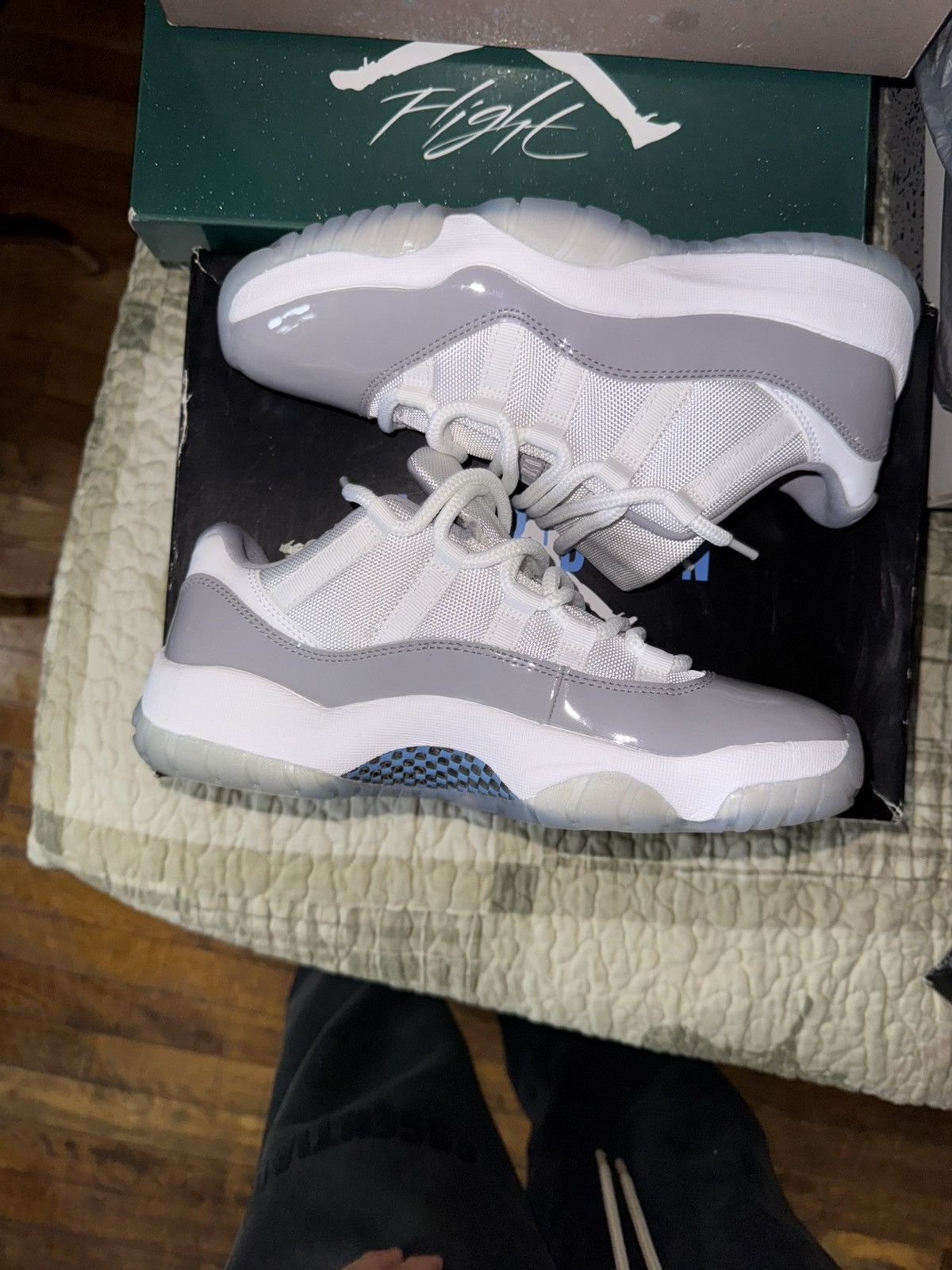 Jordan Brand Jordan 11 low cement Size US 8 / EU 41 - 2 Thumbnail