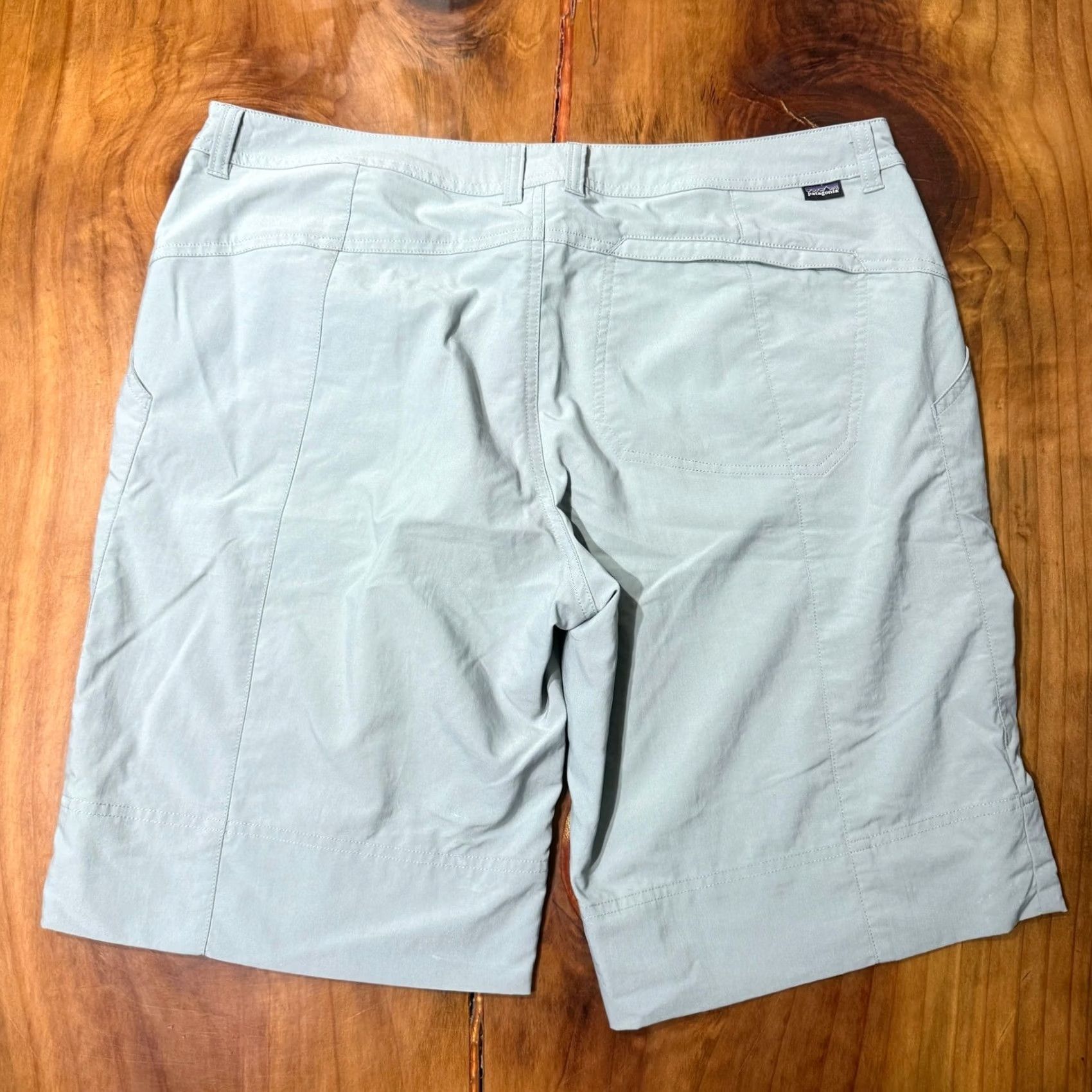 Patagonia Patagonia Women's Shorts 14 Nylon Bermuda 57817 inter-continental low tide Vv5 Size 36" / US 14 / IT 50 - 4 Thumbnail