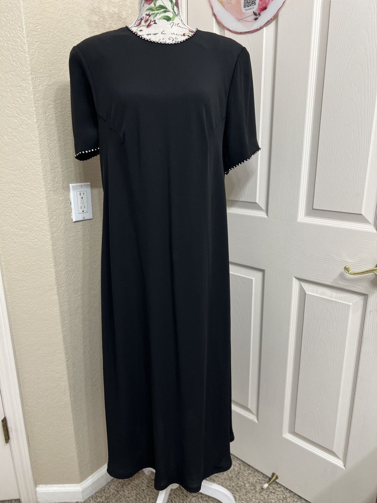 Adrianna Papell Papell Boutique Black Dress with Beaded Trim size 16W Size XXL / US 16-18 / IT 52-54 - 1 Thumbnail