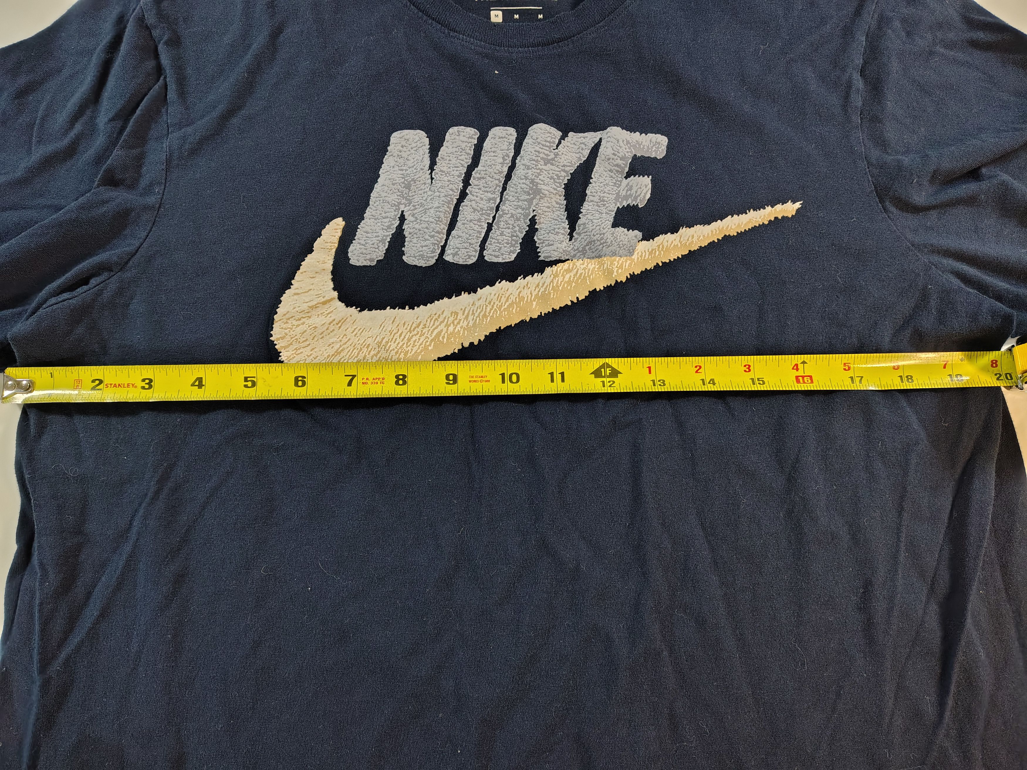 Nike Men's Medium Nike Logo Swooh Short Sleeve Graphic T-Shirt Size US M / EU 48-50 / 2 - 4 Thumbnail