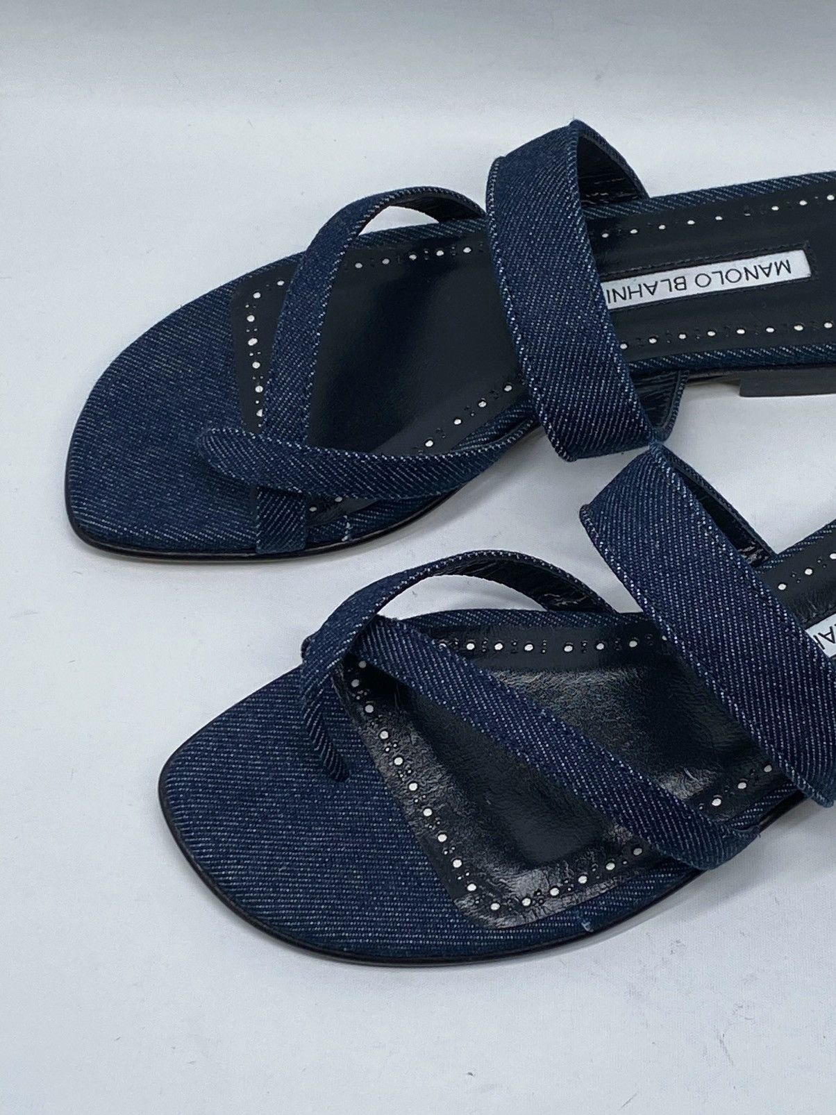 Manolo Blahnik Manolo Blahnik Susaperf Cotton Flat Sandals size 37 Size US 7 / IT 37 - 9 Thumbnail