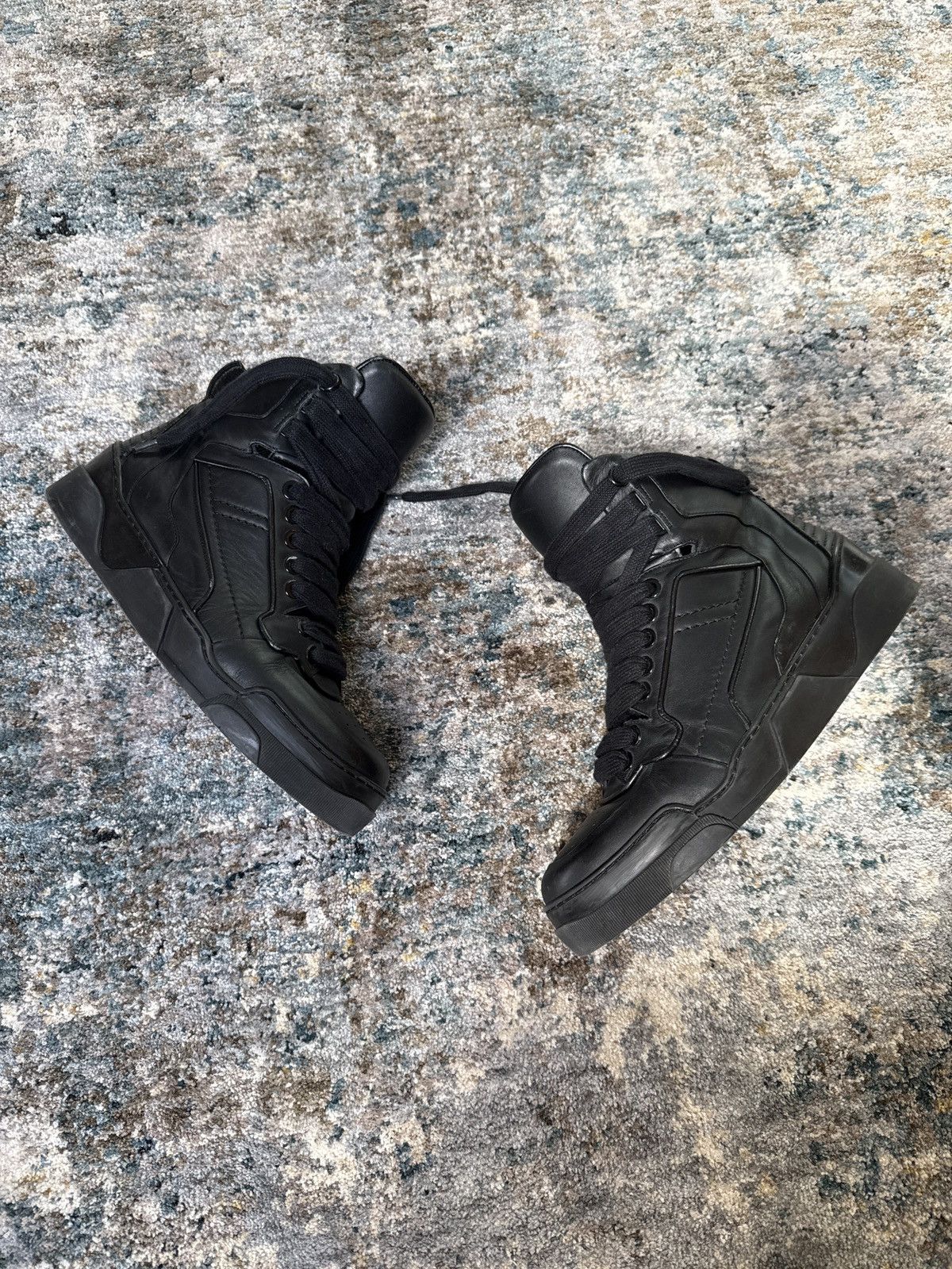 Givenchy Givenchy Tyson High Top Sneakers Size US 9 / EU 42 - 2 Thumbnail