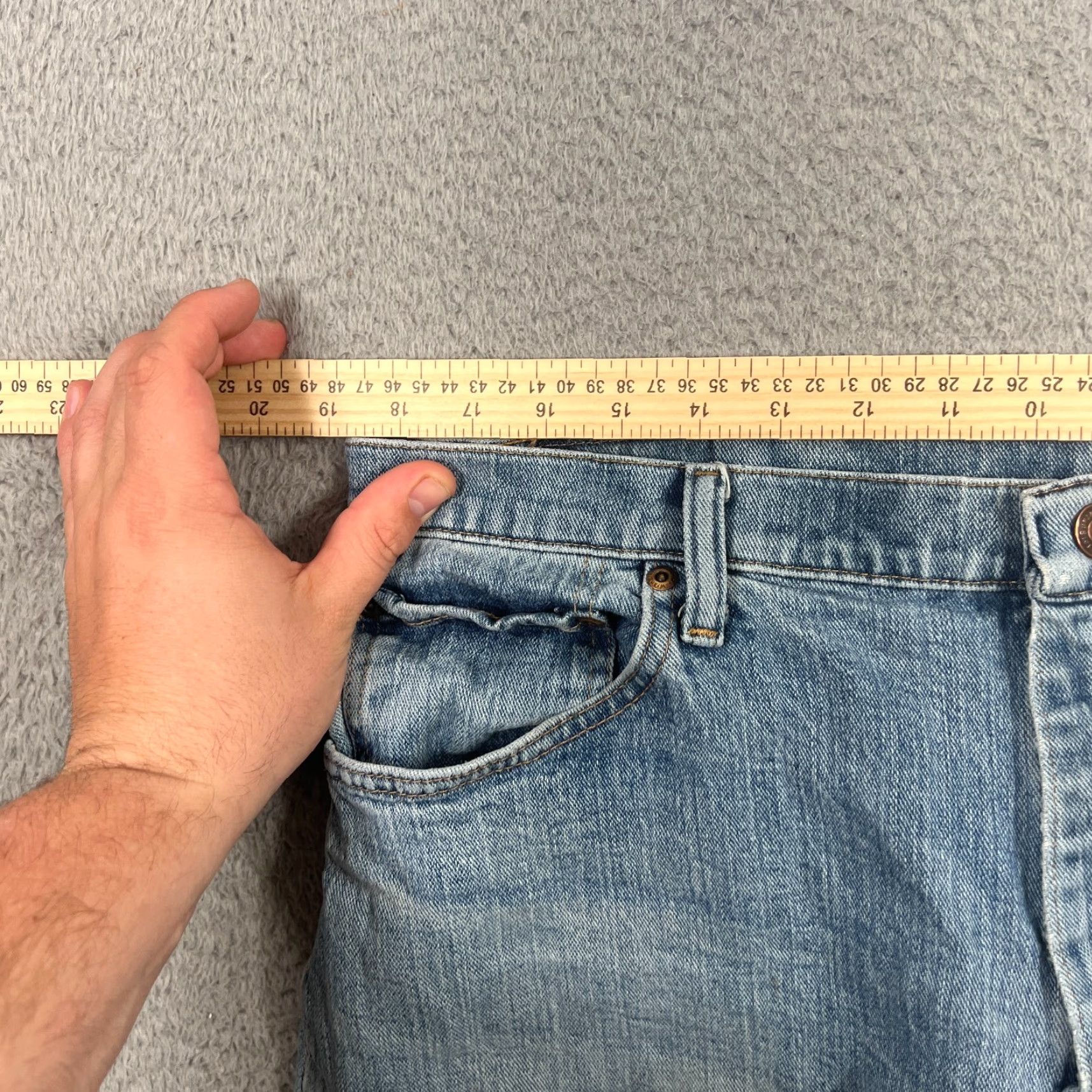 Wrangler VINTAGE Wrangler Men's Jean Shorts Size 37 Bermuda Relaxed Fit Mid Rise Blue Denim Summer Casual Size US 37 - 7 Thumbnail