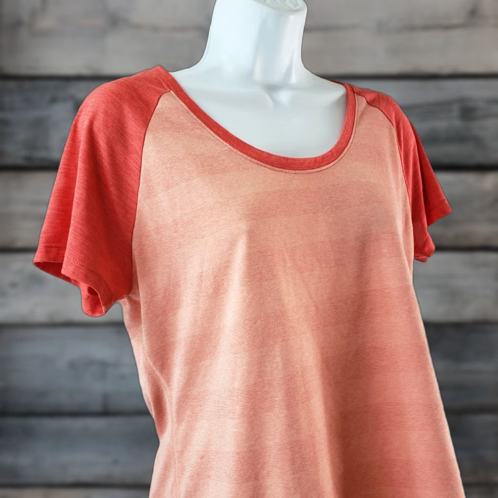 The North Face The North Face Womens FlashDry Tee Pink Short Sleeve Large Size L Size 36" / US 14 / IT 50 - 1 Thumbnail