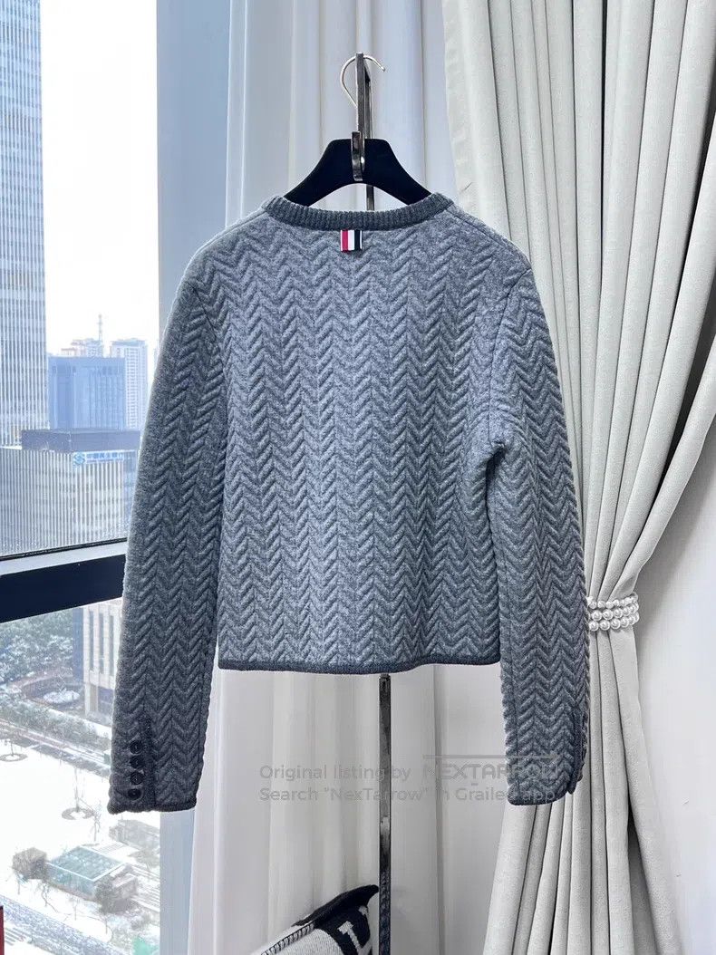 Thom Browne Thom Browne Gray Color Block V-Neck Stripe Single Breasted Size US XXS / EU 40 - 2 Thumbnail