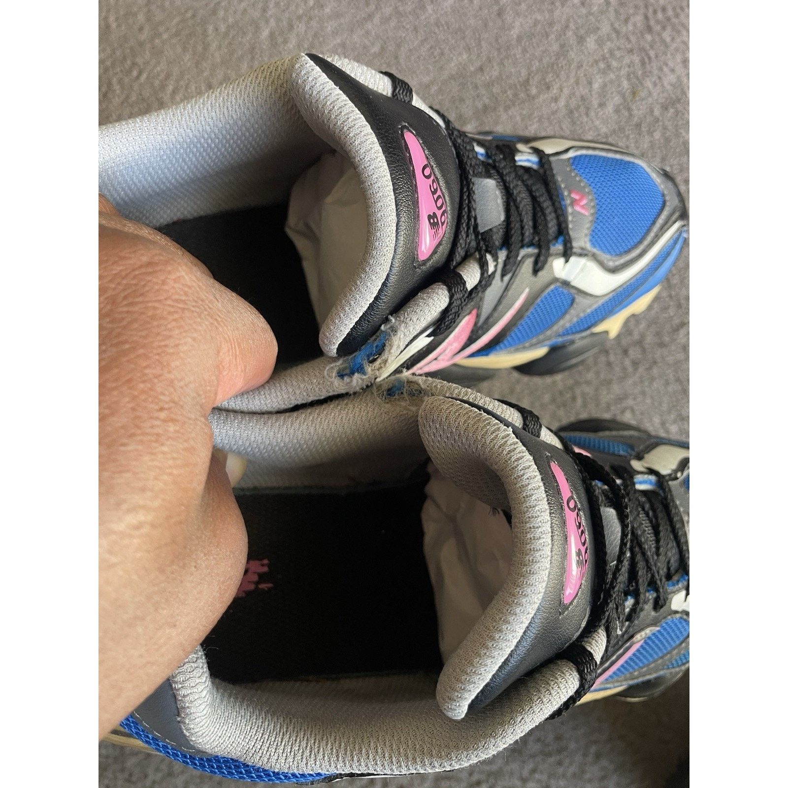 New Balance Size 9.5 - New Balance 9060 Blue Oasis Real Pink Size US 9.5 / EU 42-43 - 7 Thumbnail