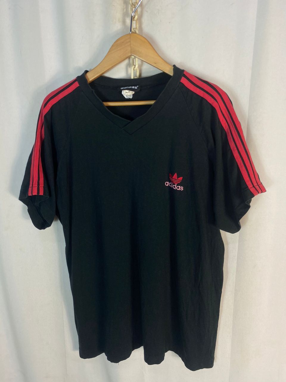 Adidas × Vintage Vintage adidas embroidered logo tshirt Size US L / EU 52-54 / 3 - 1 Thumbnail