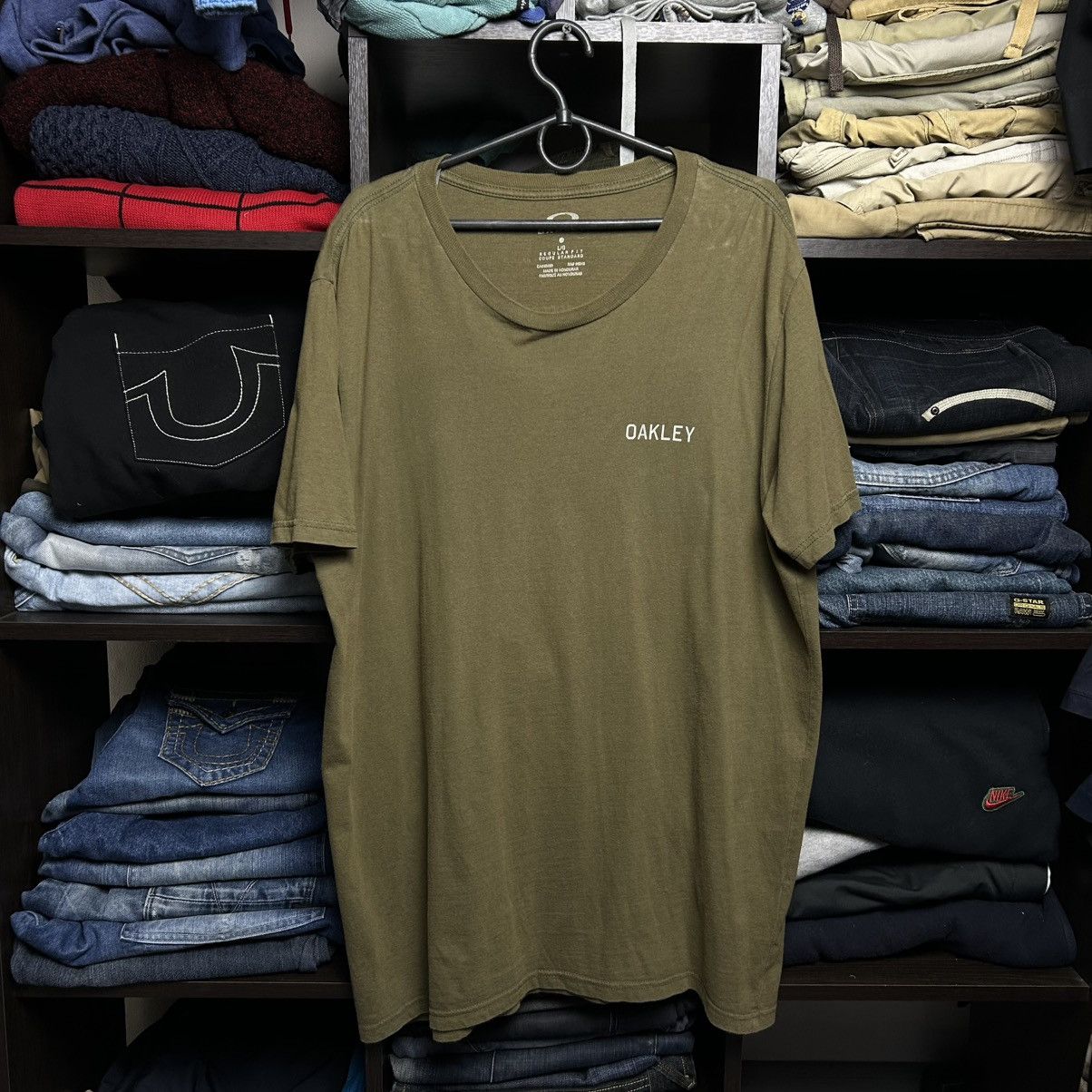 Oakley Vintage Oakley Softwear Big Logo y2k opium tee size L Size US L / EU 52-54 / 3 - 4 Thumbnail