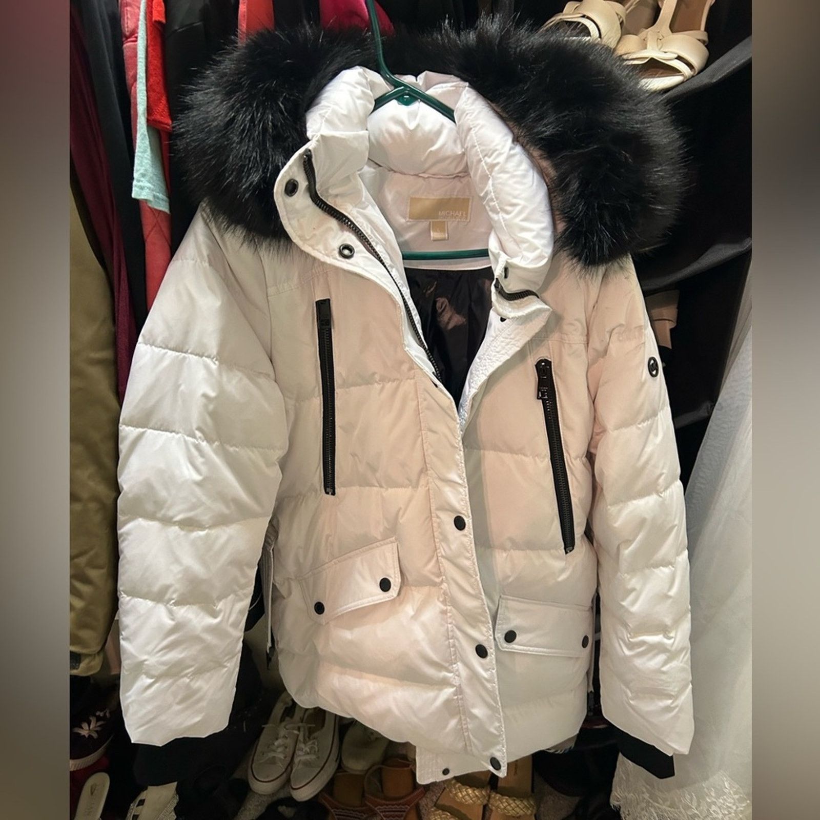 Michael Kors NWOT MICHAEL KORS PUFFER JACKET WITH FAUX FUR AND BELT HEAVY Size L / US 10 / IT 46 - 4 Thumbnail