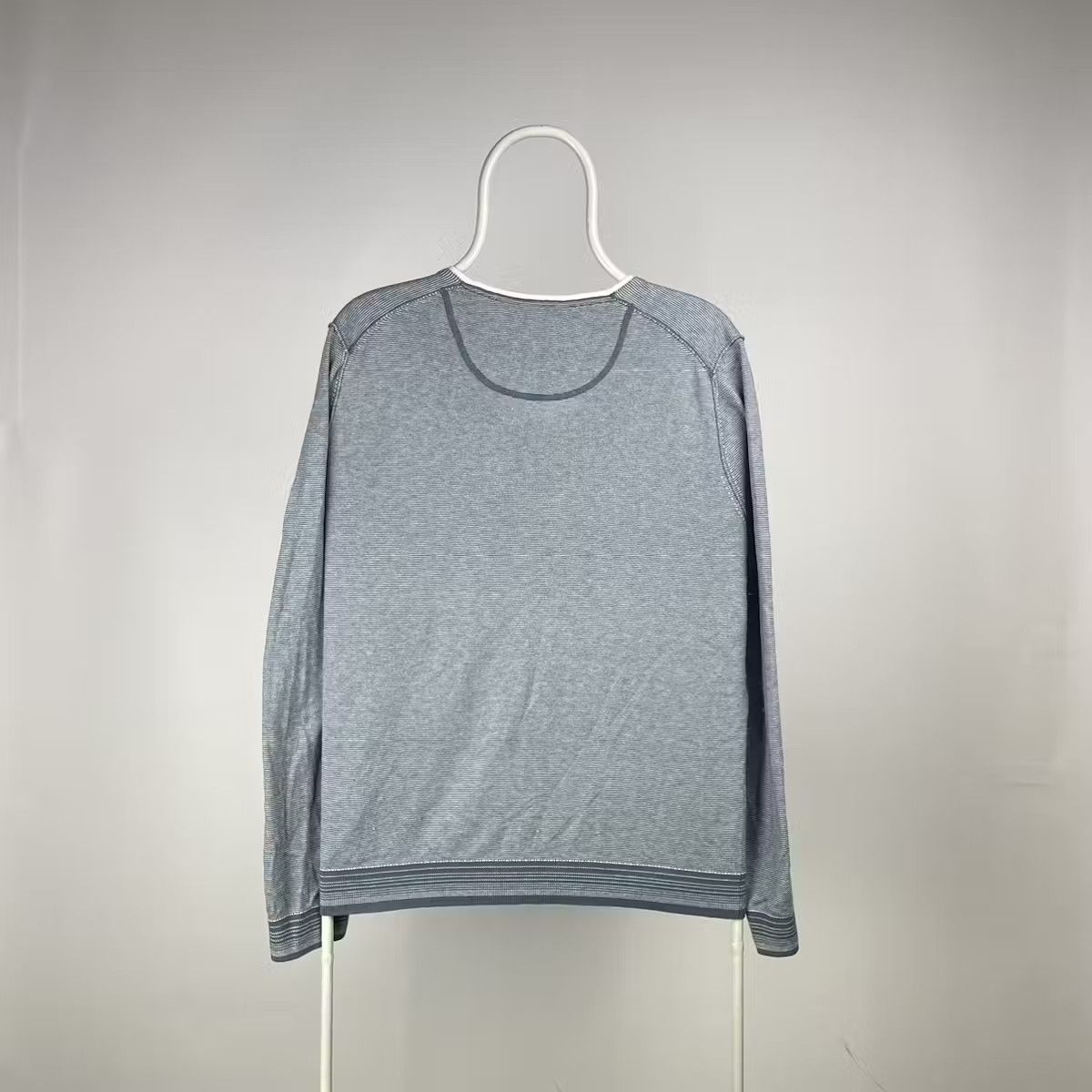 Hugo Boss Hugo boss jumper sweater casual luxury size Large Size US L / EU 52-54 / 3 - 2 Thumbnail
