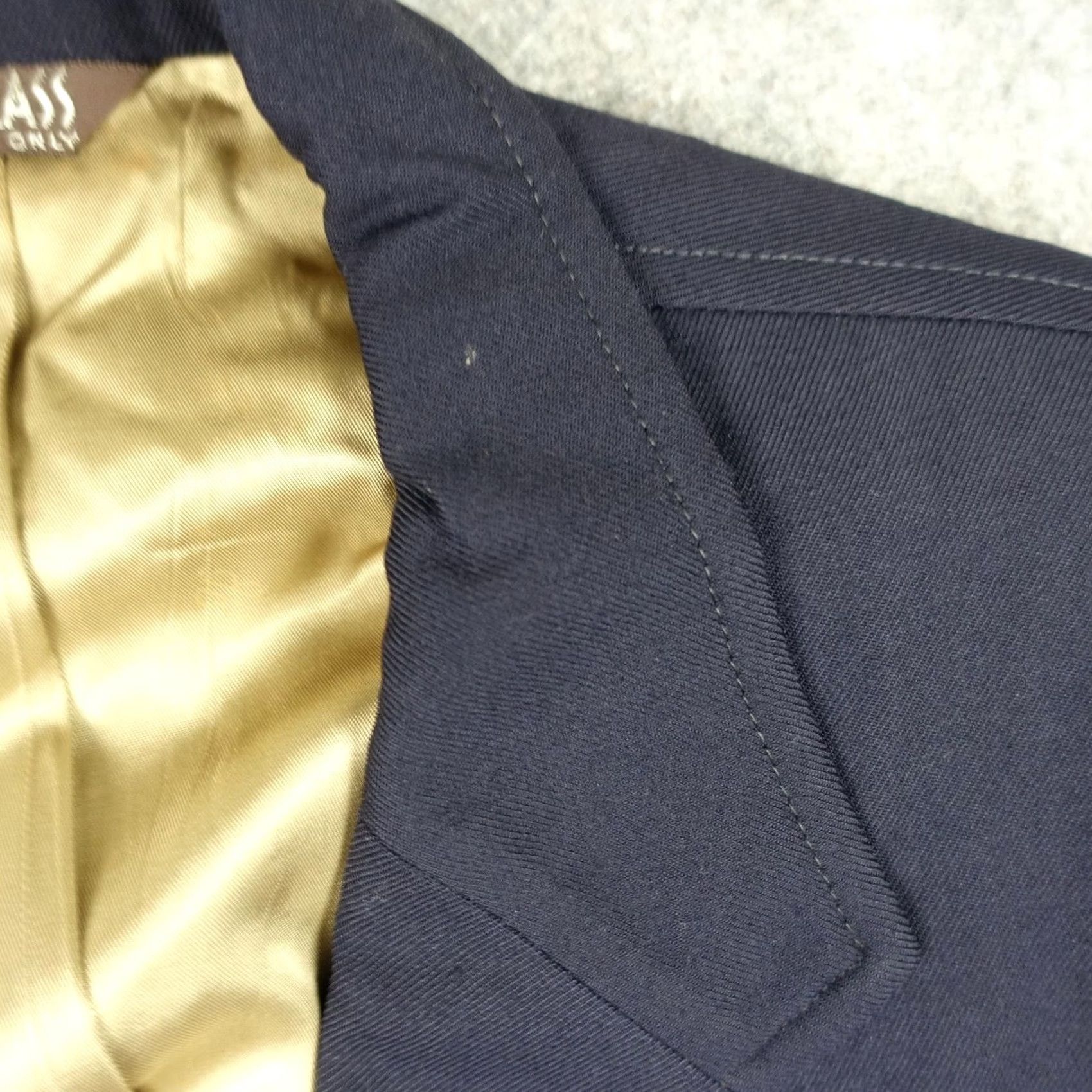 Bill Blass VINTAGE Bill Blass Blazer Mens 42 Navy Wool Three-Button Jacket Sport Coat Navy Blue Wool Three-Button Blazer Mens 42 Regular Mens Mens Mens Size 42R - 3 Thumbnail