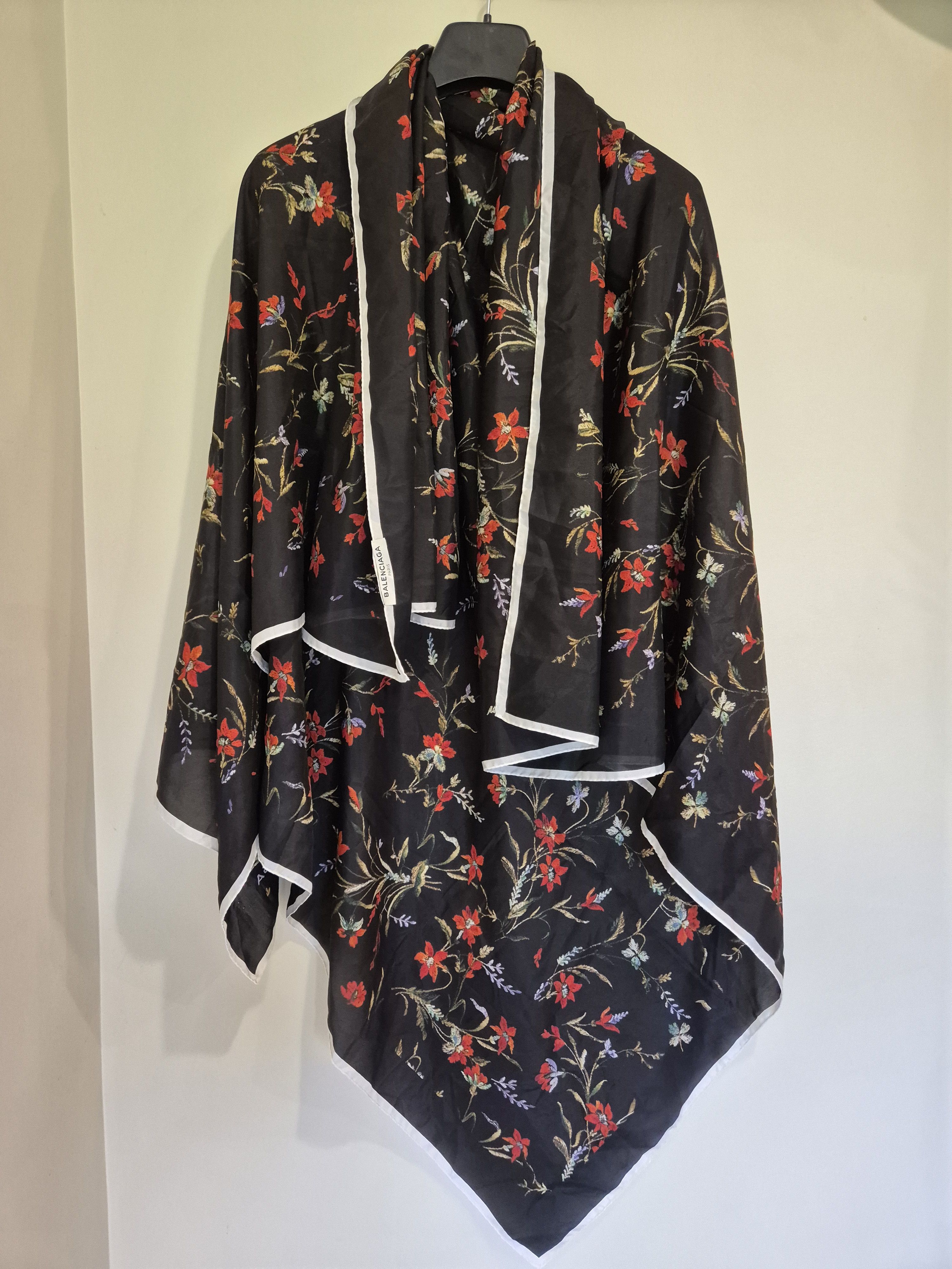Balenciaga Balenciaga silk floral scarf Size ONE SIZE - 3 Thumbnail