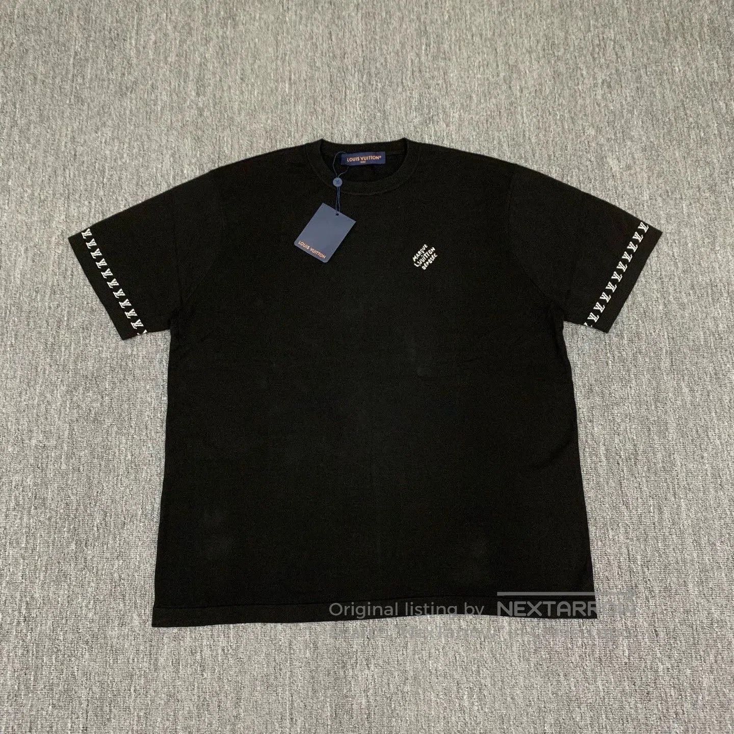 lv black logo short sleeve knit shirt.