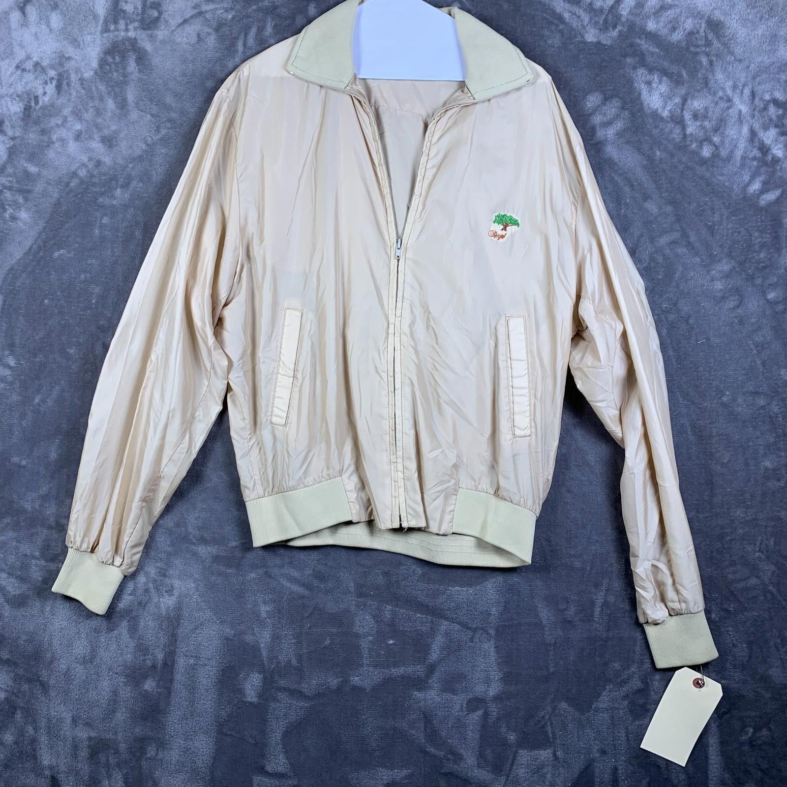 Izod VINTAGE Mens Izod Lghtweight Windbreaker Royal Tree Logo 311 Size US M / EU 48-50 / 2 - 1 Thumbnail