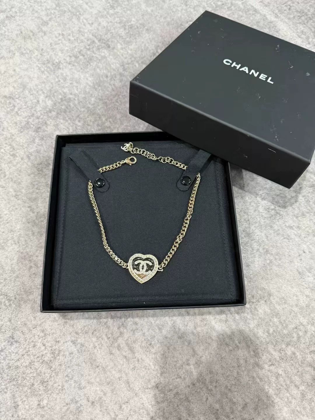 Chanel Chanel Heart Necklace with Diamonds Size ONE SIZE - 1 Thumbnail