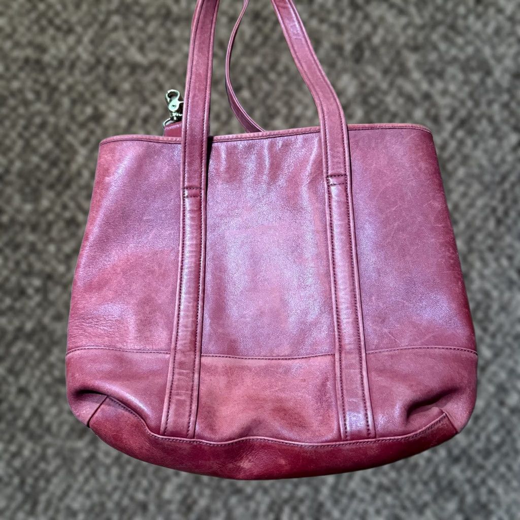 Coach VINTAGE Coach Red Leather Bag Purse Shoulder YY12 Leather Hunt Square 13x12x3 Large Women Womens Shoulder Bag Size ONE SIZE - 1 Thumbnail