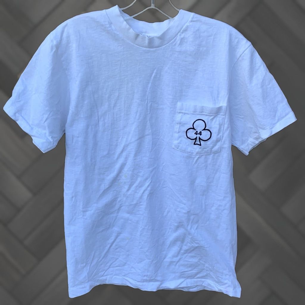 Hanes VINTAGE Hanes Beefy-T 44 Ace of Clubs Pocket T Shirt Mens M White Cotton Single Stitch Graphic Print 1980s Size US M / EU 48-50 / 2 - 1 Thumbnail
