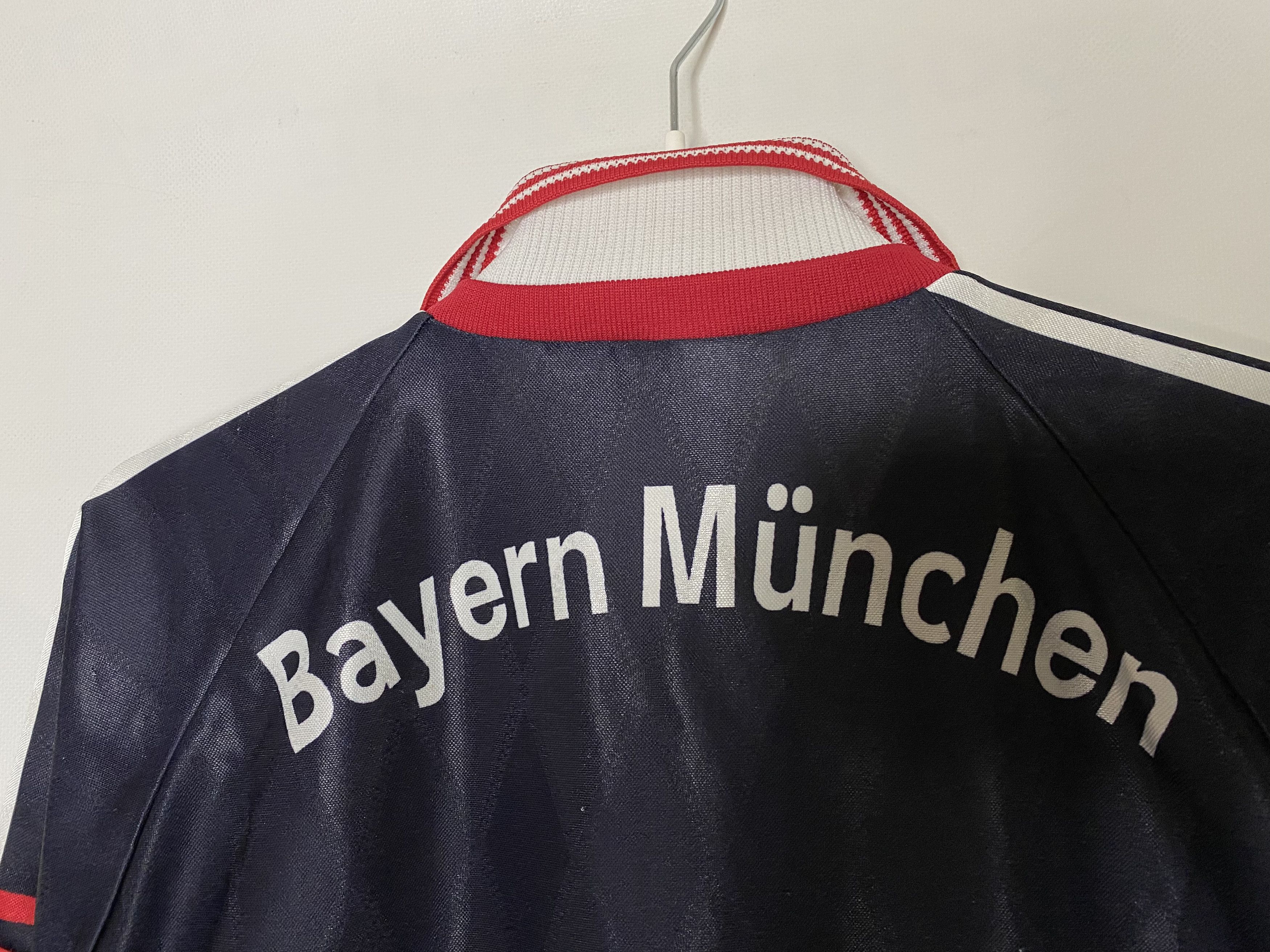 Adidas BAYERN MUNICH 1997 1999 HOME FOOTBALL SHIRT SOCCER JERSEY Size US S / EU 44-46 / 1 - 3 Thumbnail