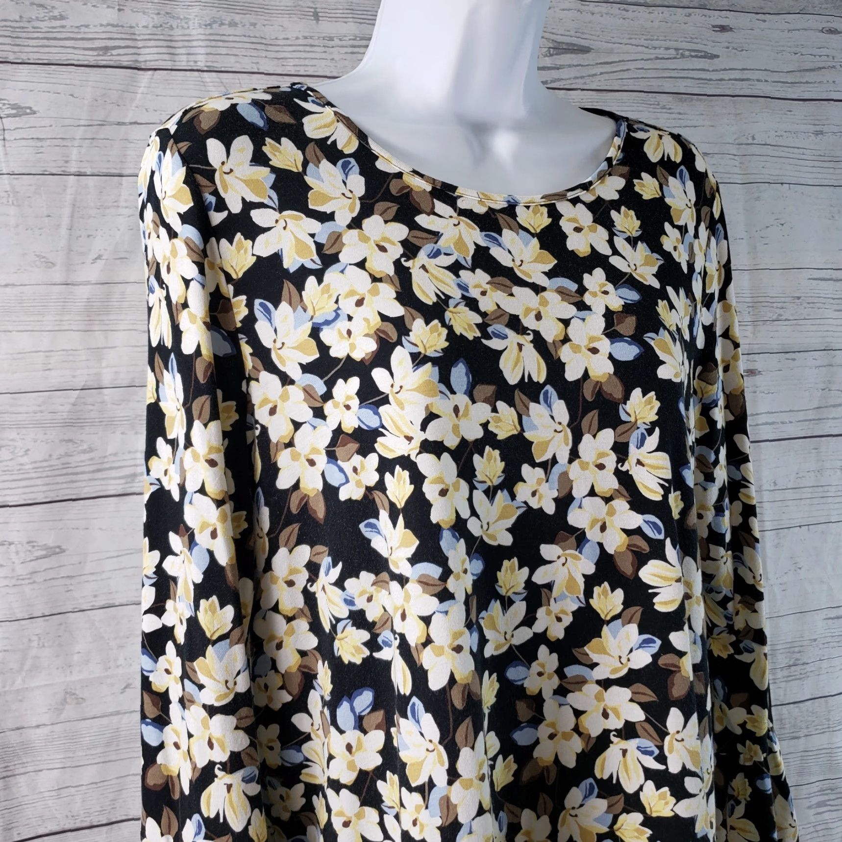 J. Jill J Jill Wearever Collection Womens Top XS Black Floral Bell Sleeve Blouse Shirt Size XS / US 0-2 / IT 36-38 - 2 Thumbnail
