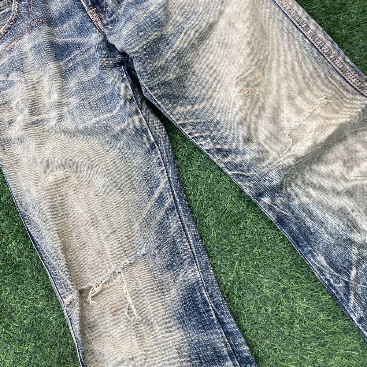 Edwin DISTRESSED EDWIN 503 FLARED JEANS Size US 29 - 4 Thumbnail