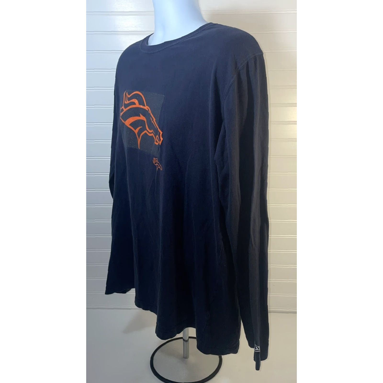 New Era VINTAGE? No. Denver Broncos New Era Long Sleeve Shirt Men Large Navy Blue Front Logo Graphic Size US L / EU 52-54 / 3 - 5 Thumbnail