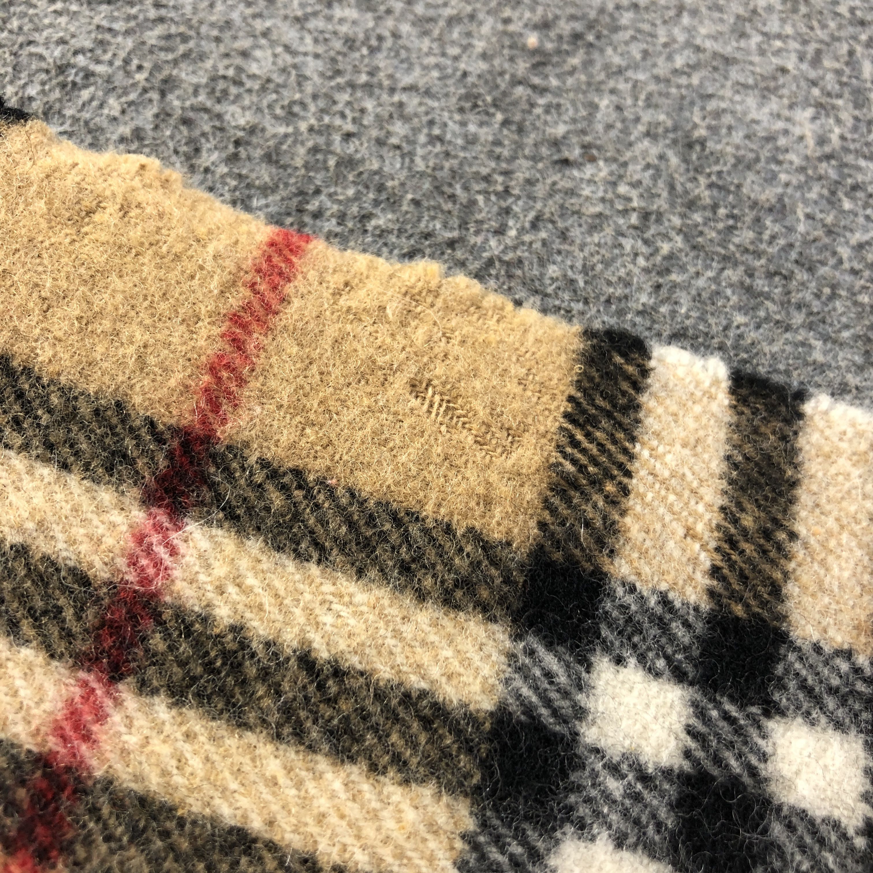 Burberry Burberry Nova Check Tan Wool Scarf Muffler V2637 Size ONE SIZE - 13 Thumbnail