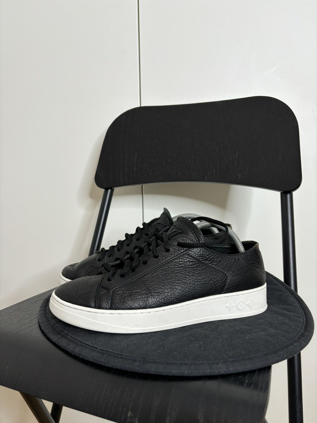 Louis Vuitton Louis Vuitton Leather Trainers Size US 7.5 / EU 40-41 - 1 Thumbnail