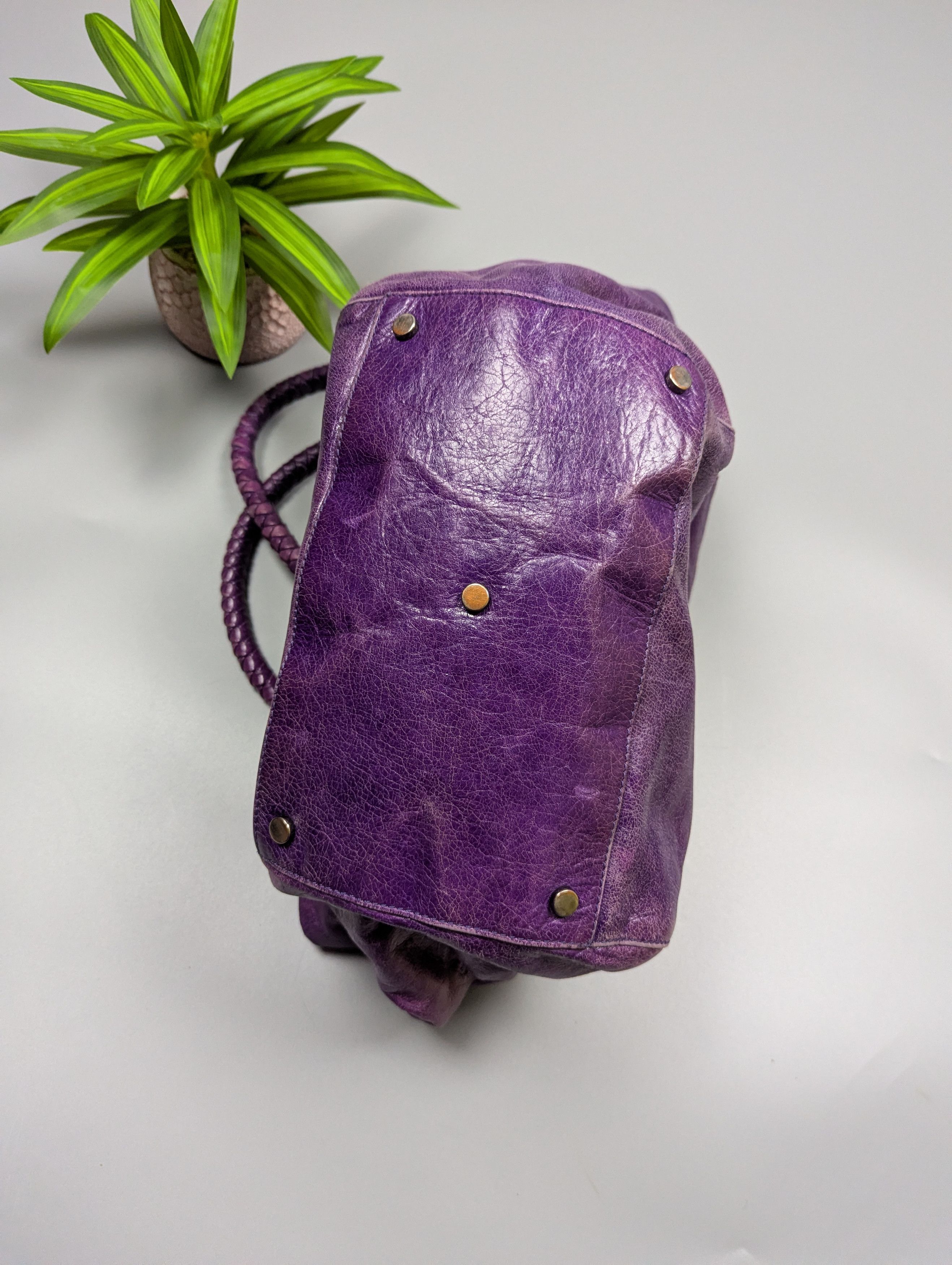 Vintage ABRO Archive Vintage Y2K Purple Distressed Leather Handbag Size ONE SIZE - 9 Thumbnail