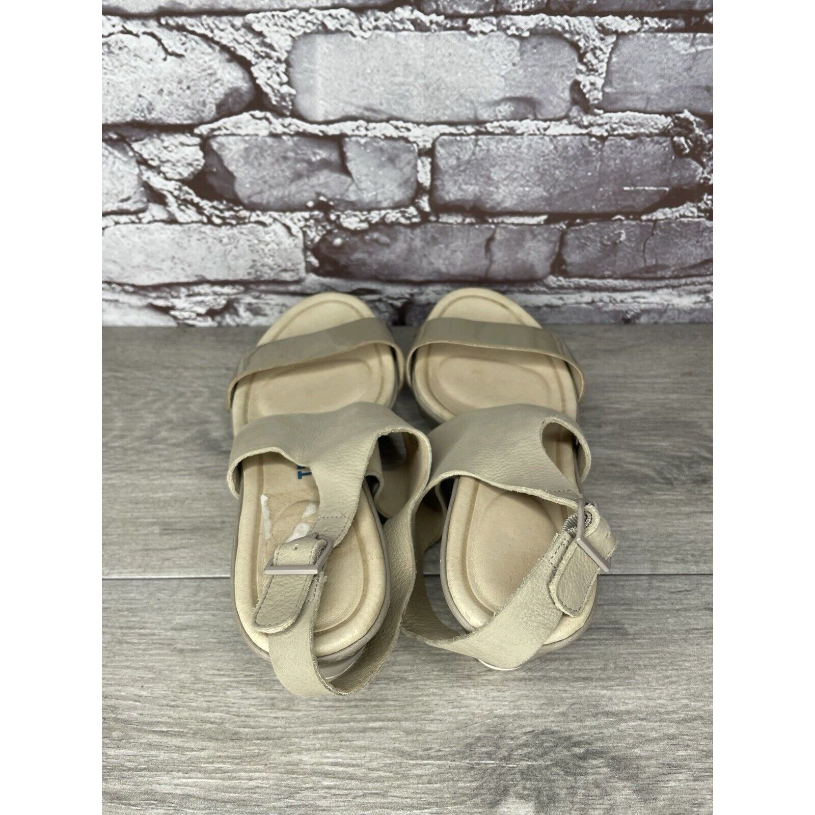 TSUBO TSUBO Taupe Soft Leather Patent Open Toe Strap Wedge Sandals Size US 8.5 / IT 38.5 - 15 Thumbnail