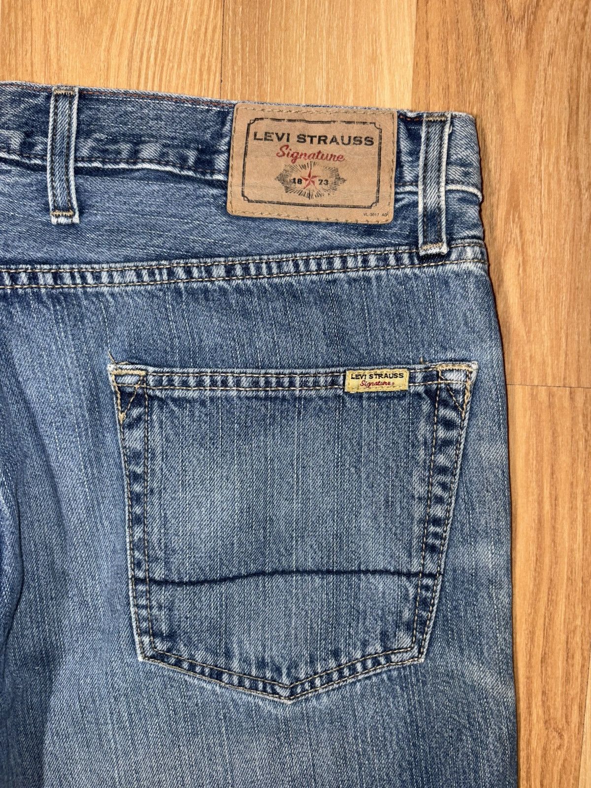 Levi's Vintage Clothing Vintage 2007 Levi Strauss Signature Loose Bootcut Jeans Y2K Size US 34 / EU 50 - 6 Thumbnail