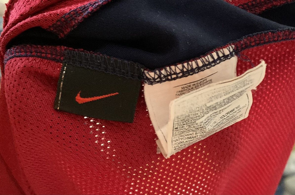 Nike Barcelona 2003-2004 Home Nike Vintage #10 Ronaldinho Size-XL Size US XL / EU 56 / 4 - 6 Thumbnail