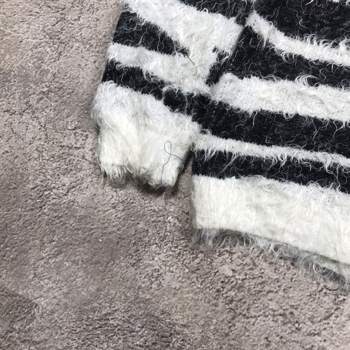 Vintage Vintage 90s Zebra Stripe Mohair Sweater Oversized Grunge M Size M / US 6-8 / IT 42-44 - 4 Thumbnail