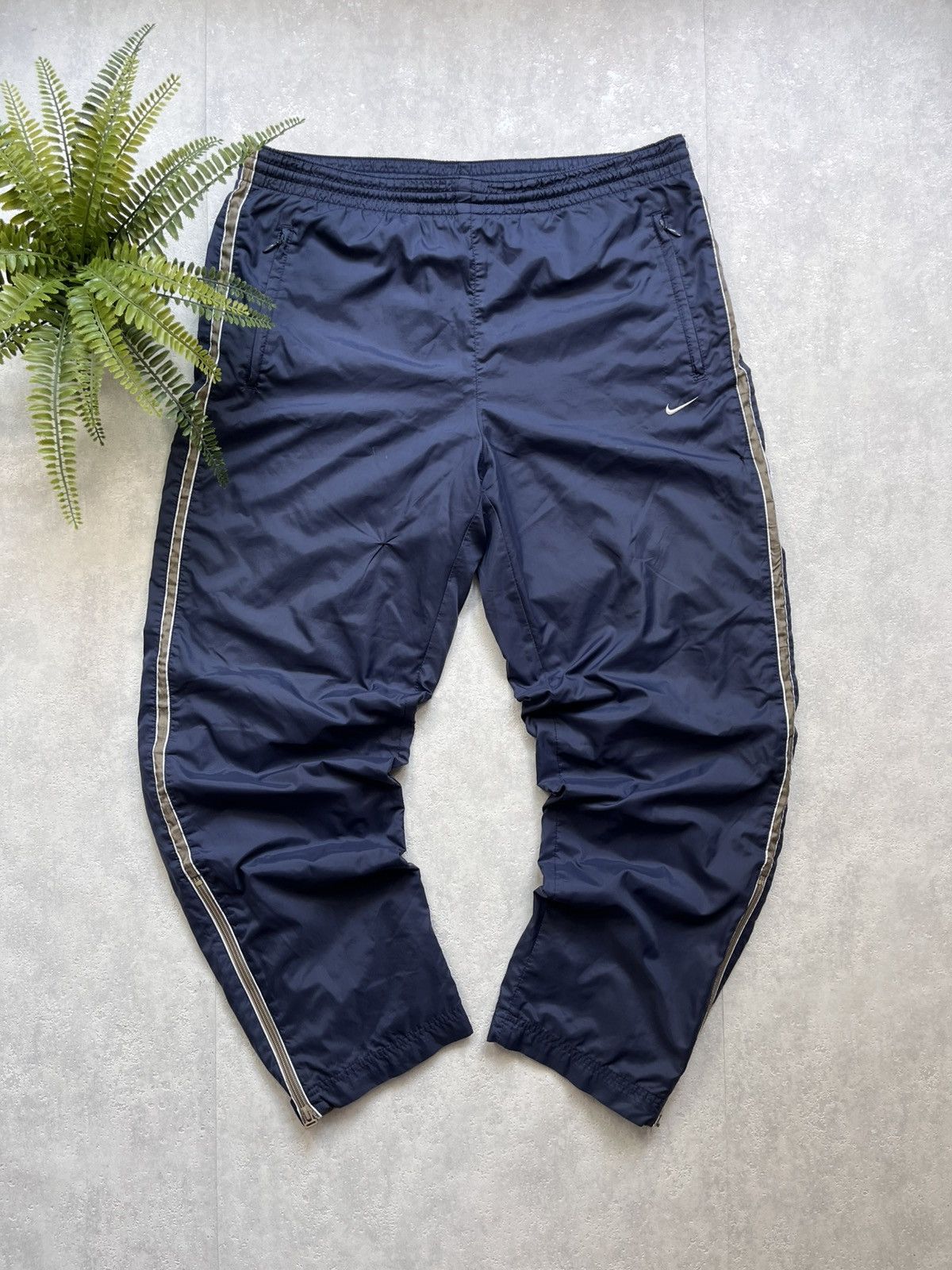 Nike 90’s NIKE RETRO BAGGY TRACK PANTS SWOOSH LOGO Y2K RARE Size US 34 / EU 50 - 1 Thumbnail