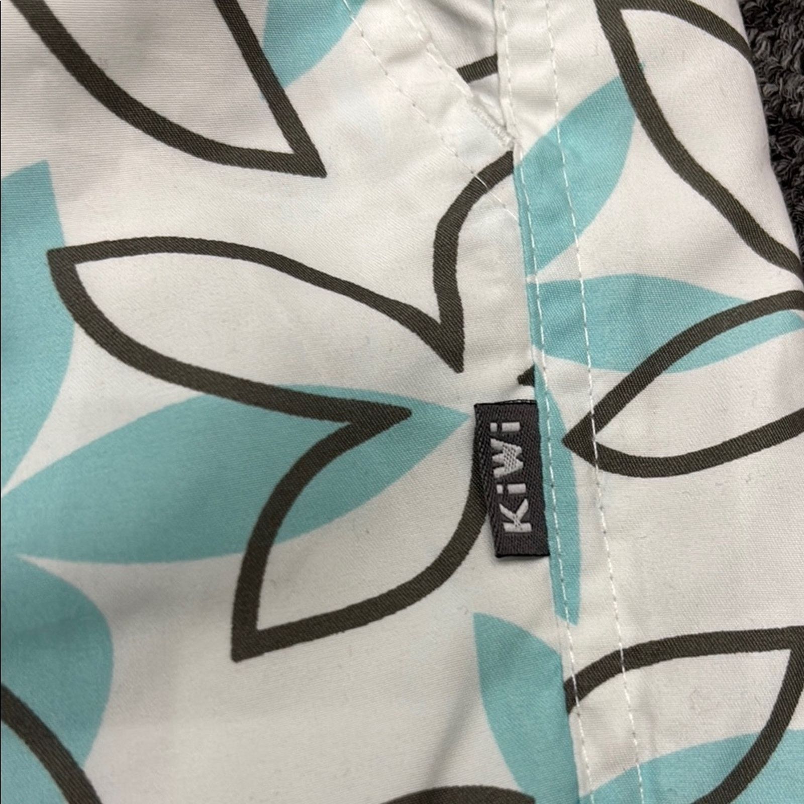 Other NWT Kiwi Women's Floral Athletic Shorts White Light Blue XXL Size US 44 / EU 60 - 3 Thumbnail